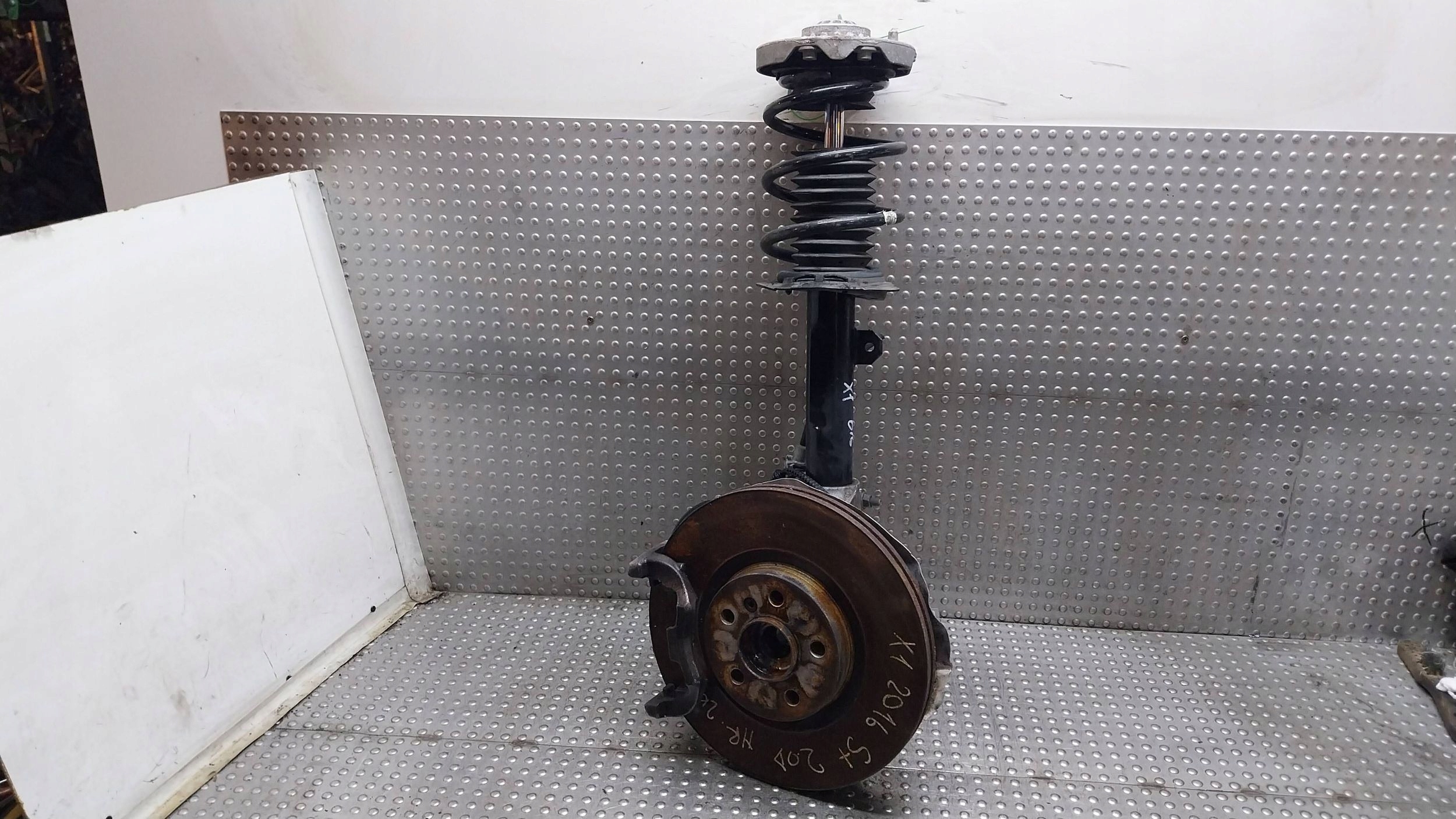 swing shock absorber left front 6861671 6876645 BMW X1 F48 2.0D