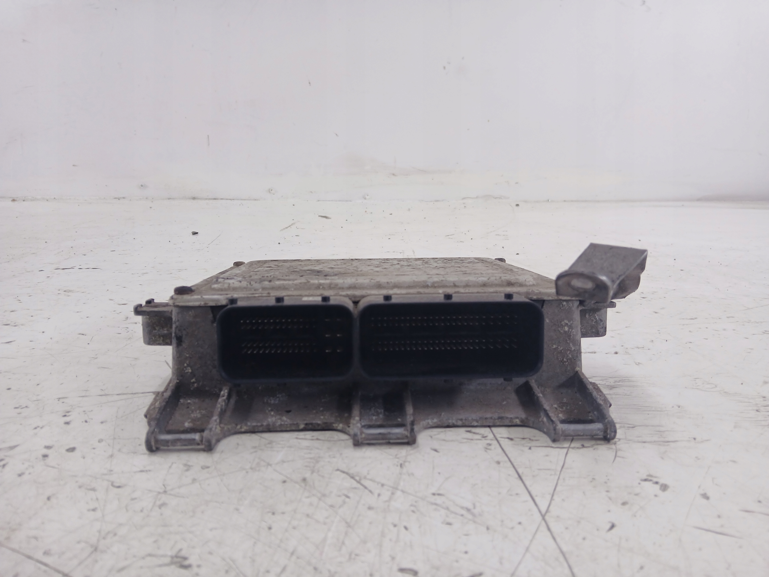 MERCEDES W169 1.5 control unit of the engine A2661536779