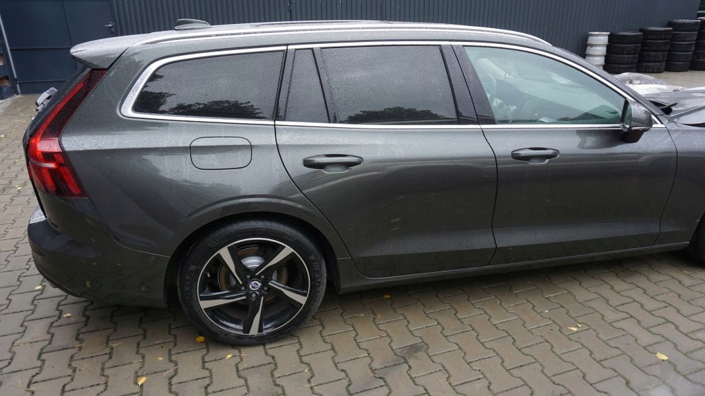 VOLVO V60 II - Tür hinten rechts heck Farbe 724