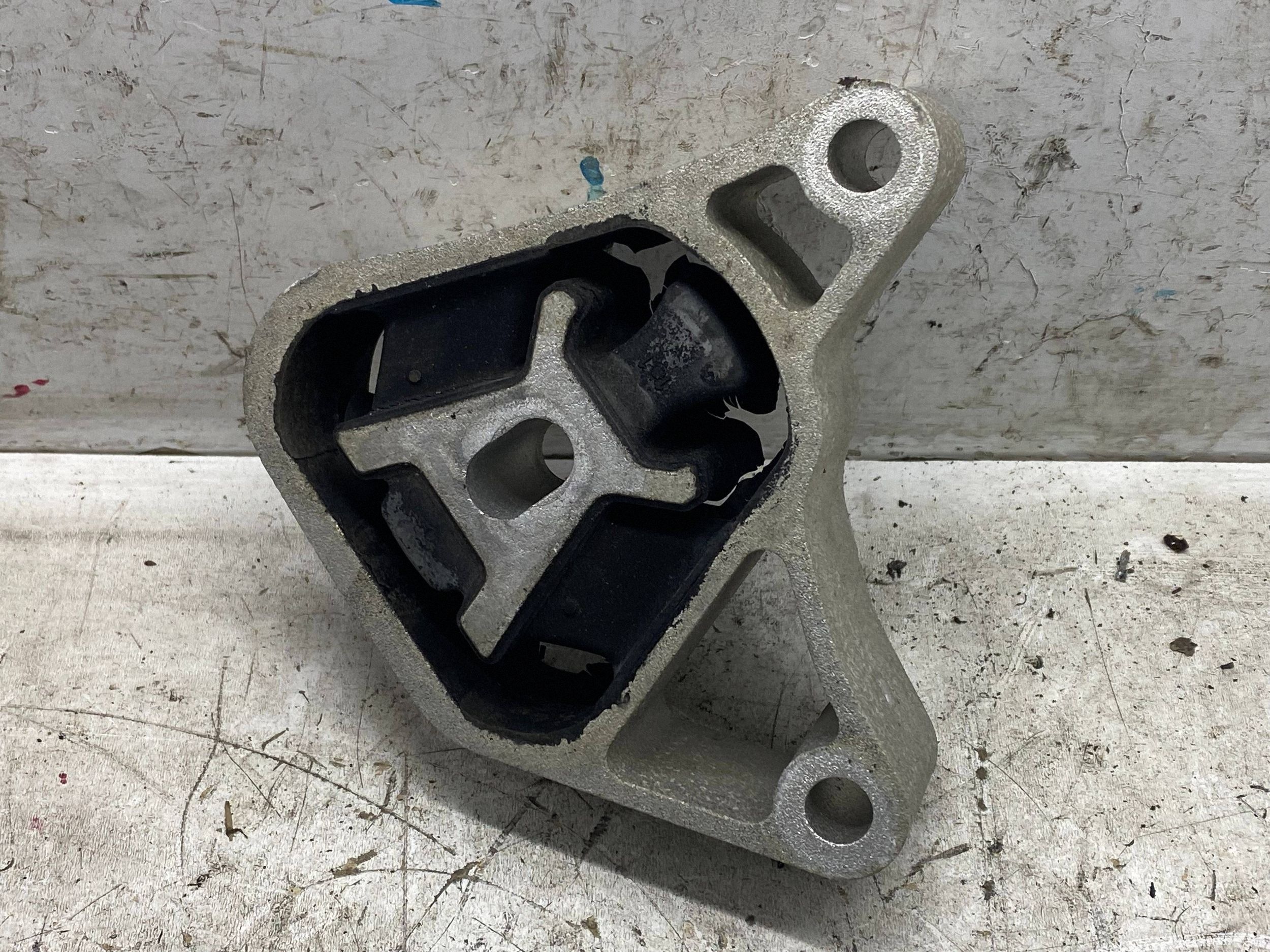 holder engine mount 1.8 CDI MERCEDES B KLASA W246 W176