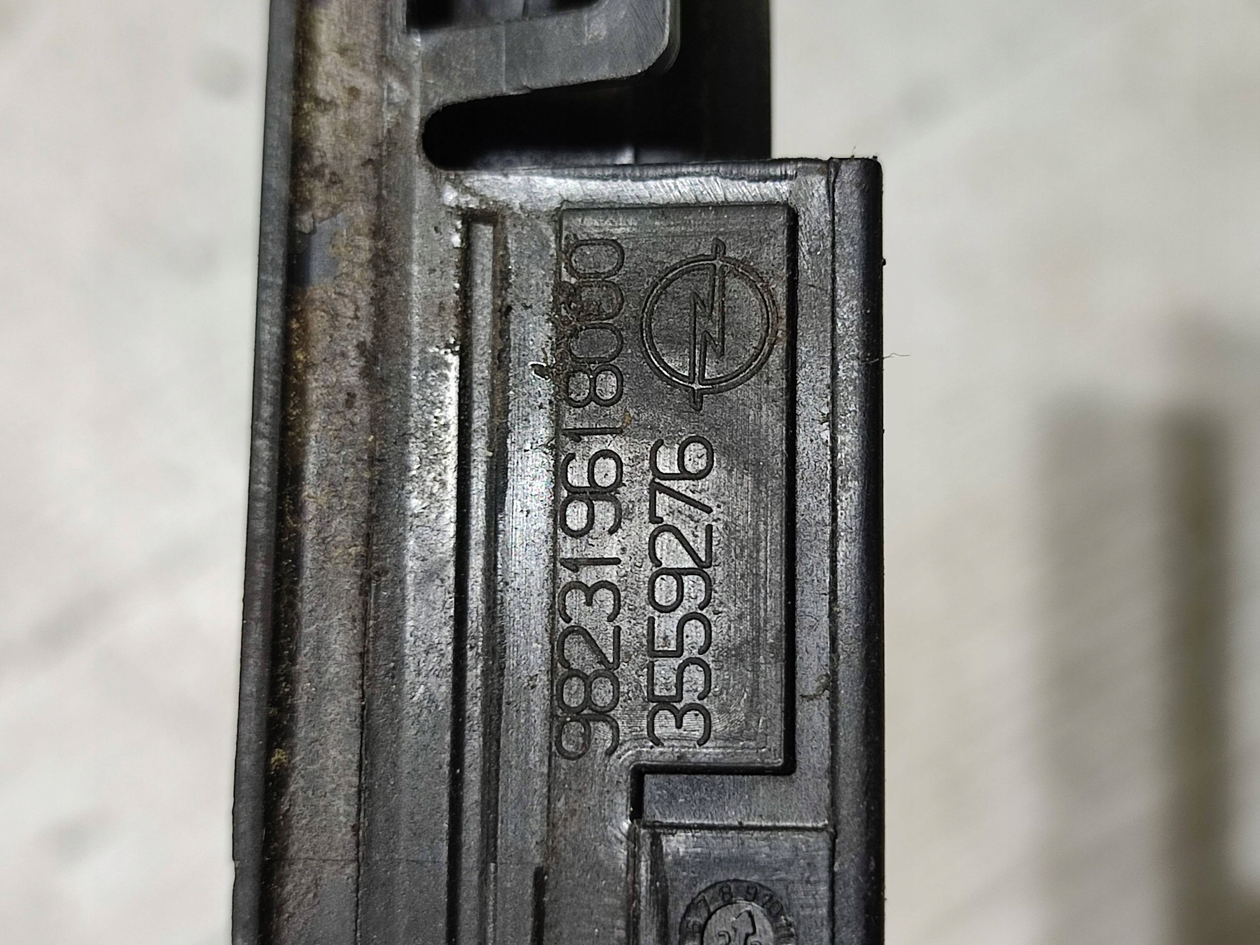 Opel Corsa F 2022 front side right moulding gasket windows