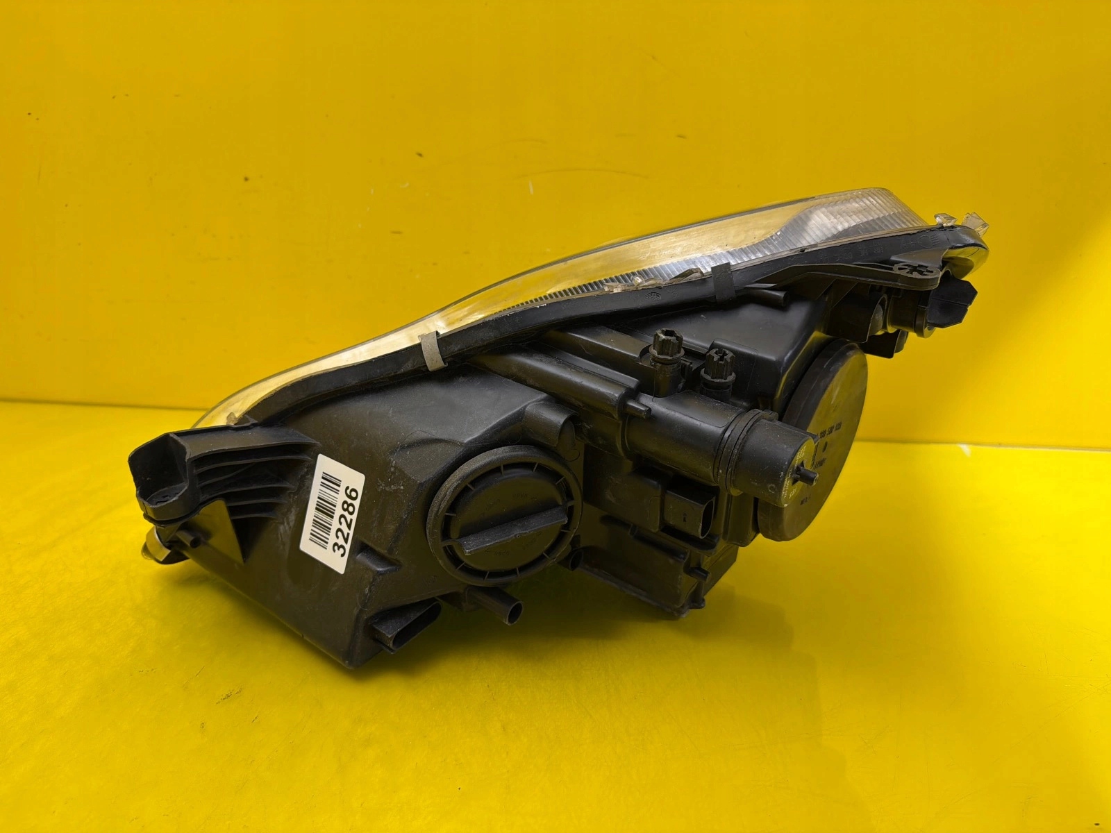 light right Mercedes CLS W219 Bi-Xenon