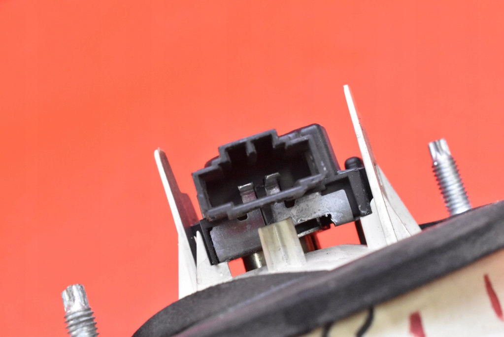 фонарь правый 1K4945094 vw JETTA 5 V седан 05-11