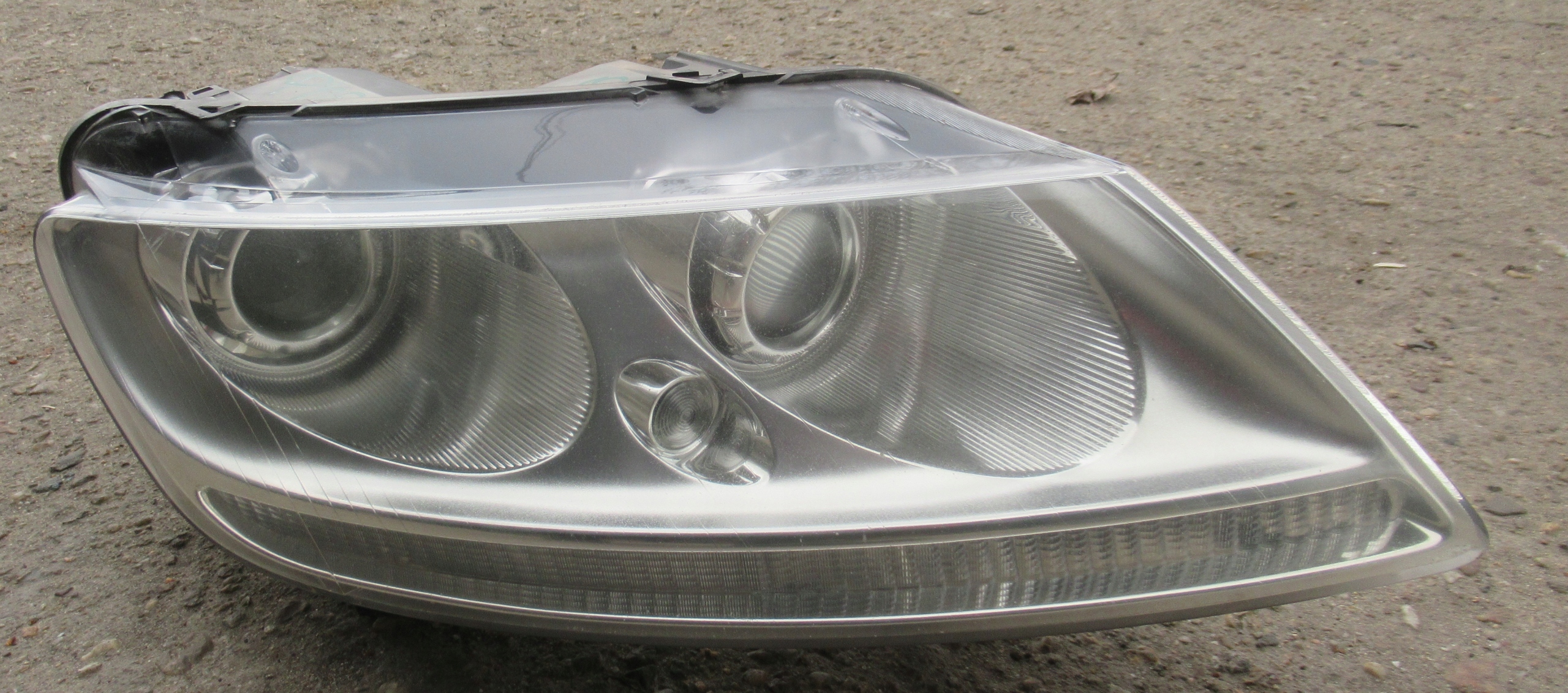 VW PHAETON 06R light right front XENON EU