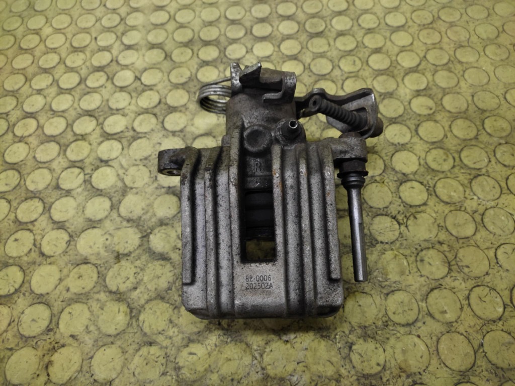 AUDI A6 C5 2.5 TDI caliper brake right rear part