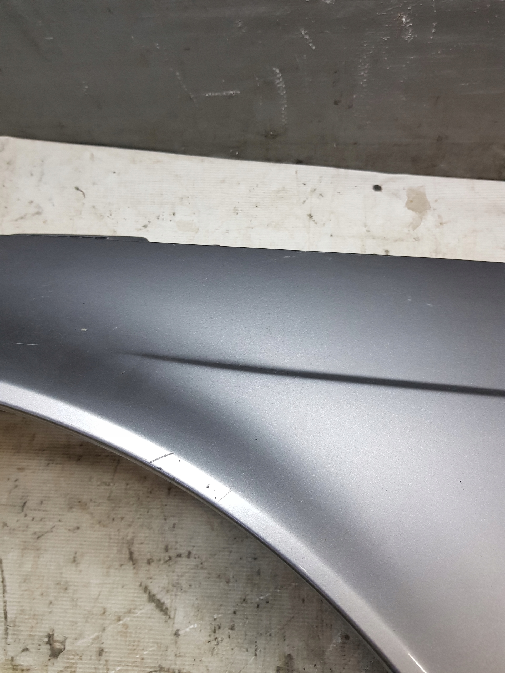 fender SAAB 95 left front SREBRNY