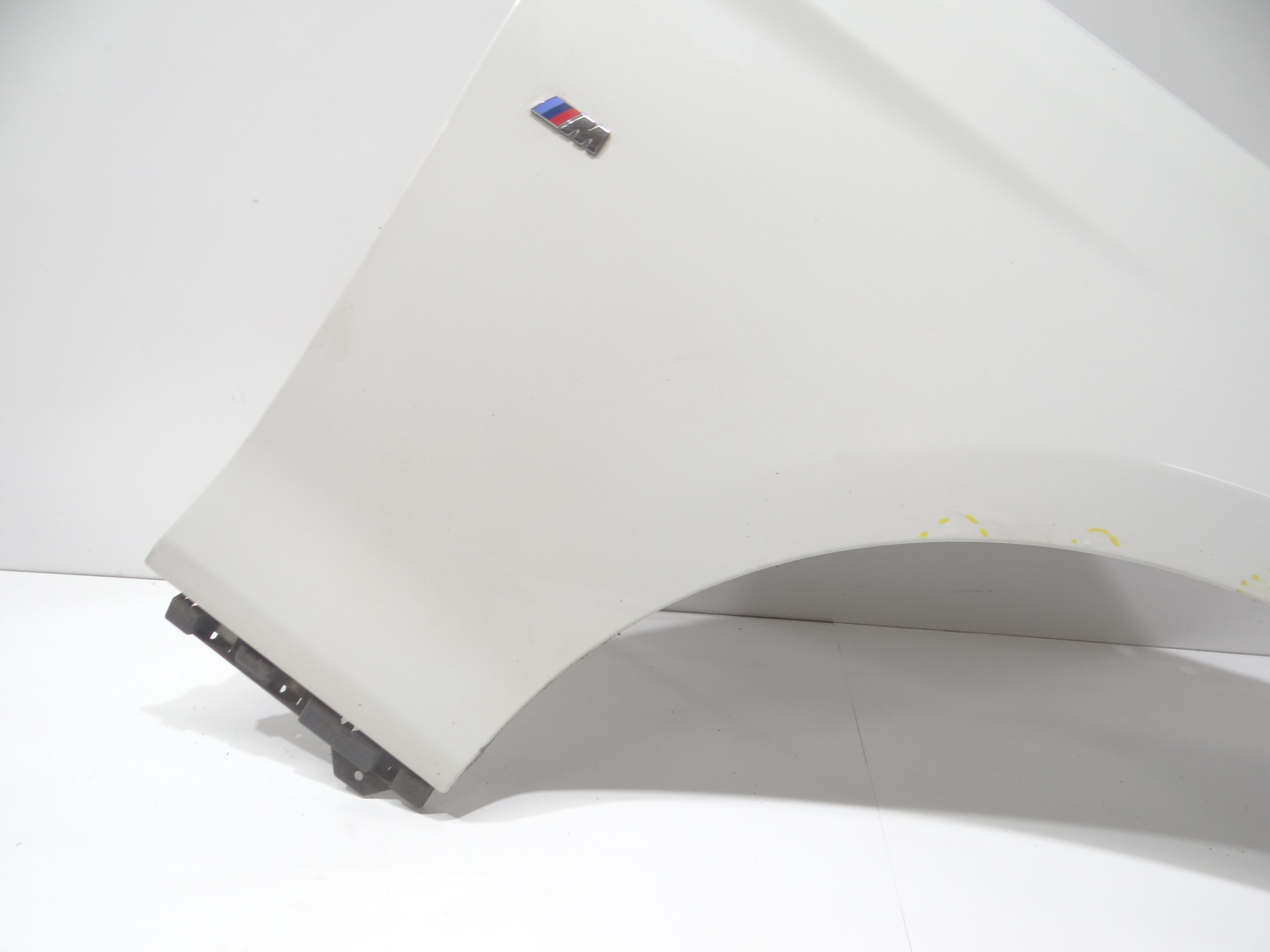 fender right front BMW F20 300