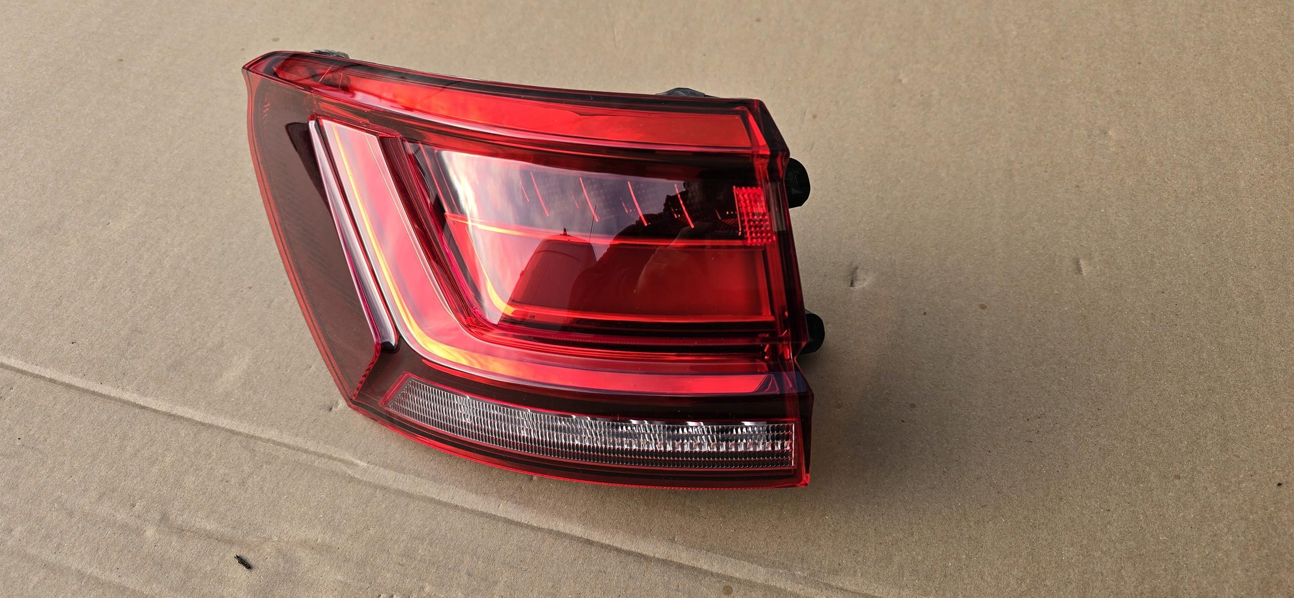 light left rear rear part VW TOUAREG III 760945095A