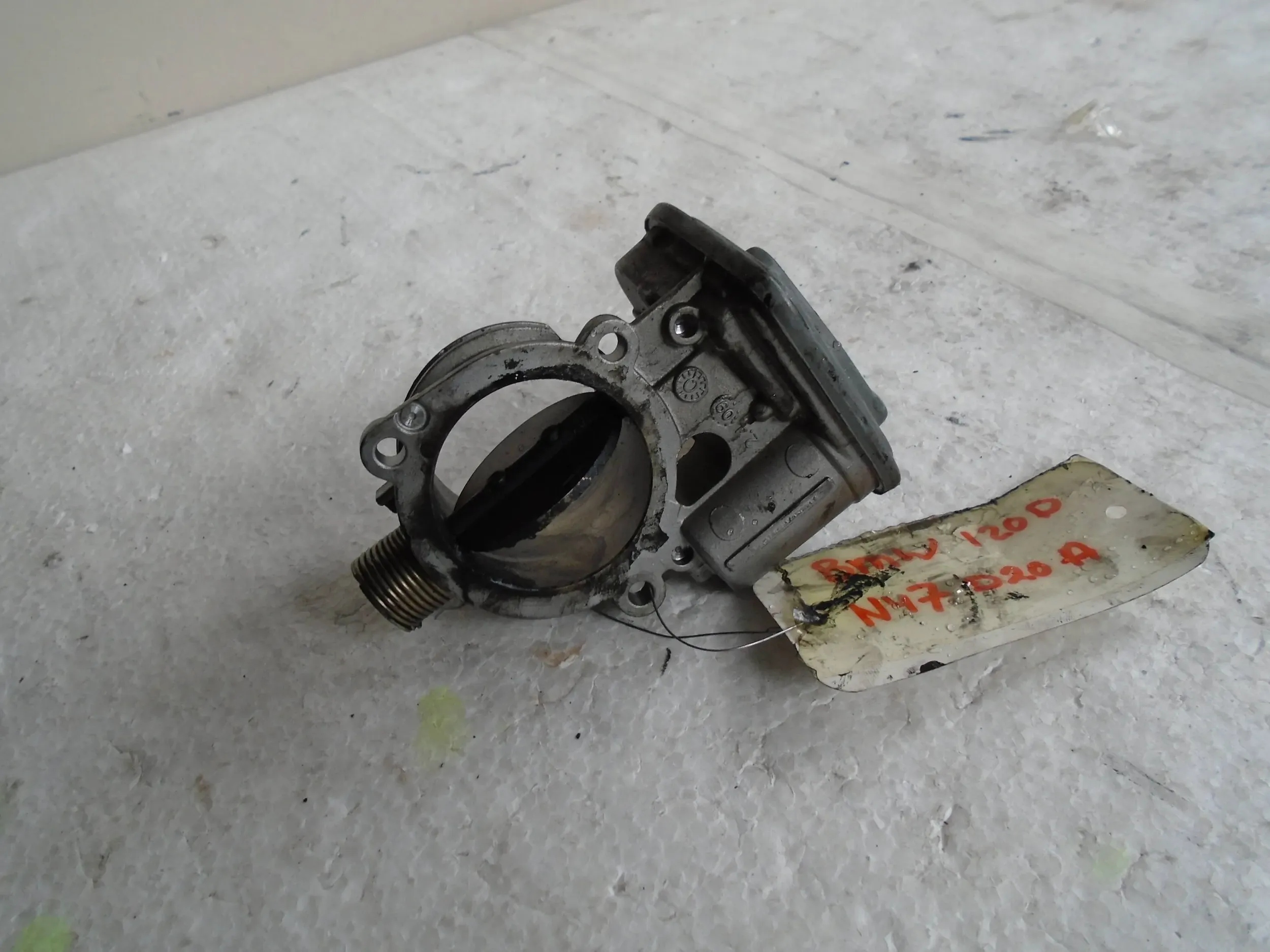 Vanne boitier papillon 780437302 BMW E90 E91 318d 2.0D 143KM