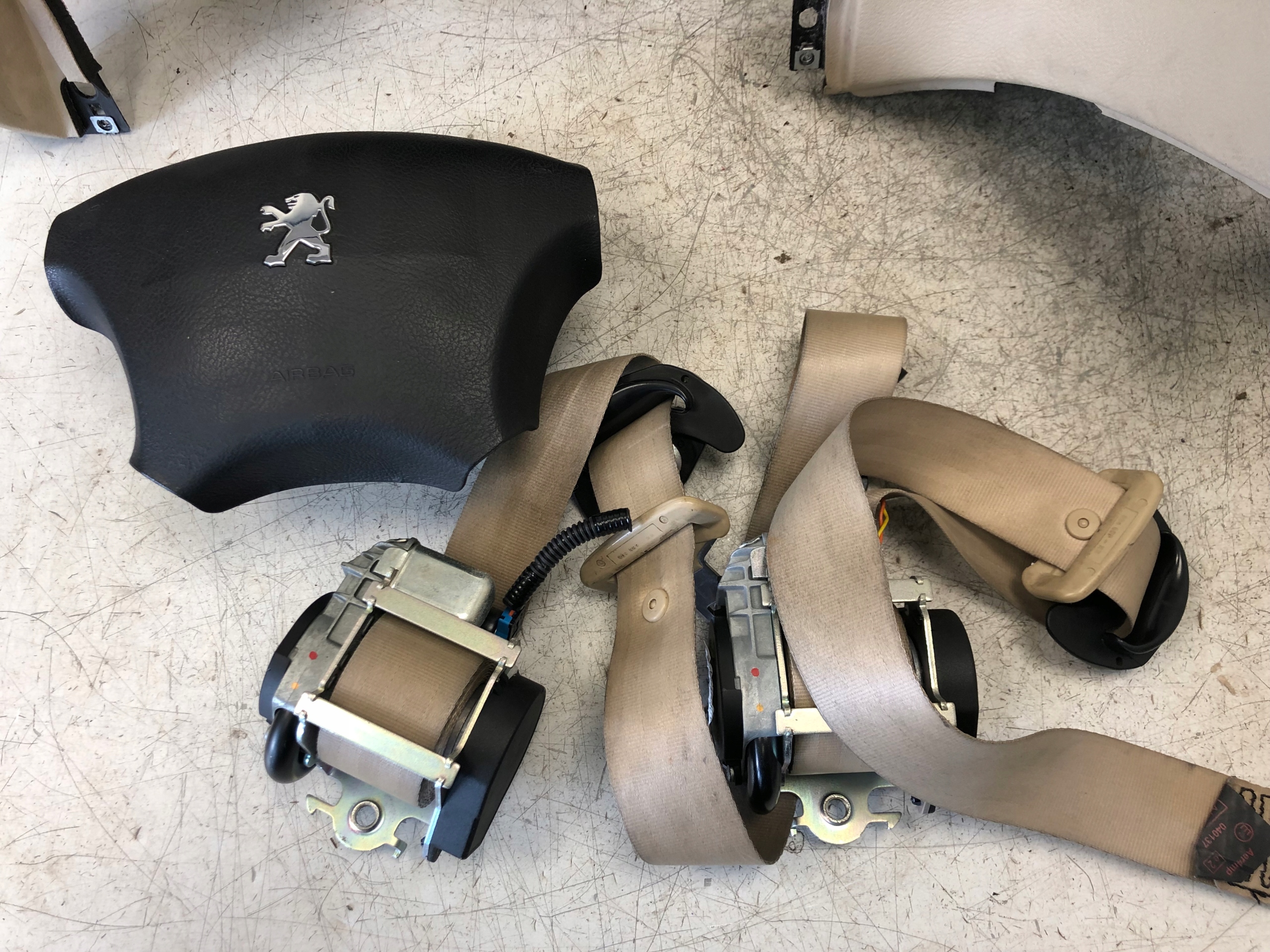 console dashboard panel airbags tension belts PEUGEOT 607 LIFT