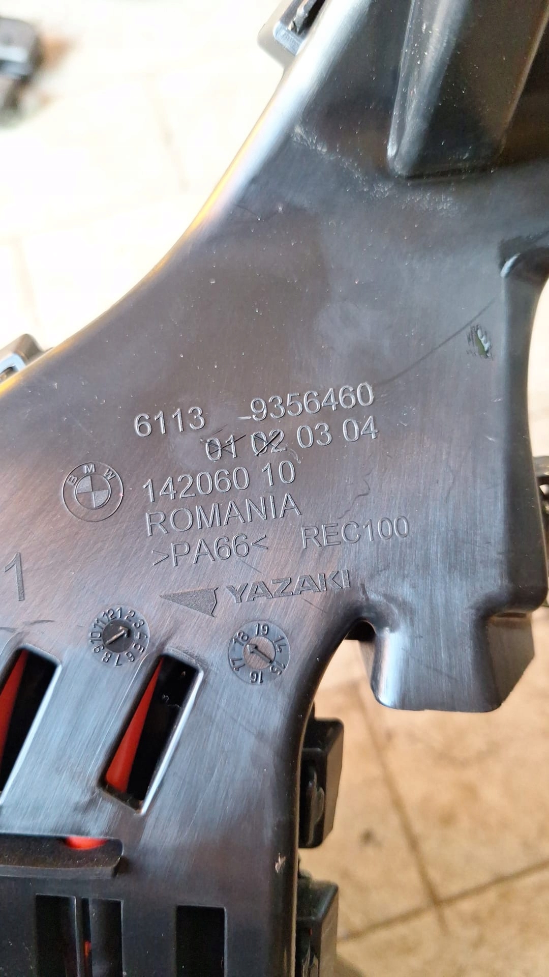 compartment ROZDZIELACZ PRADU BMW 5 G30 6802943