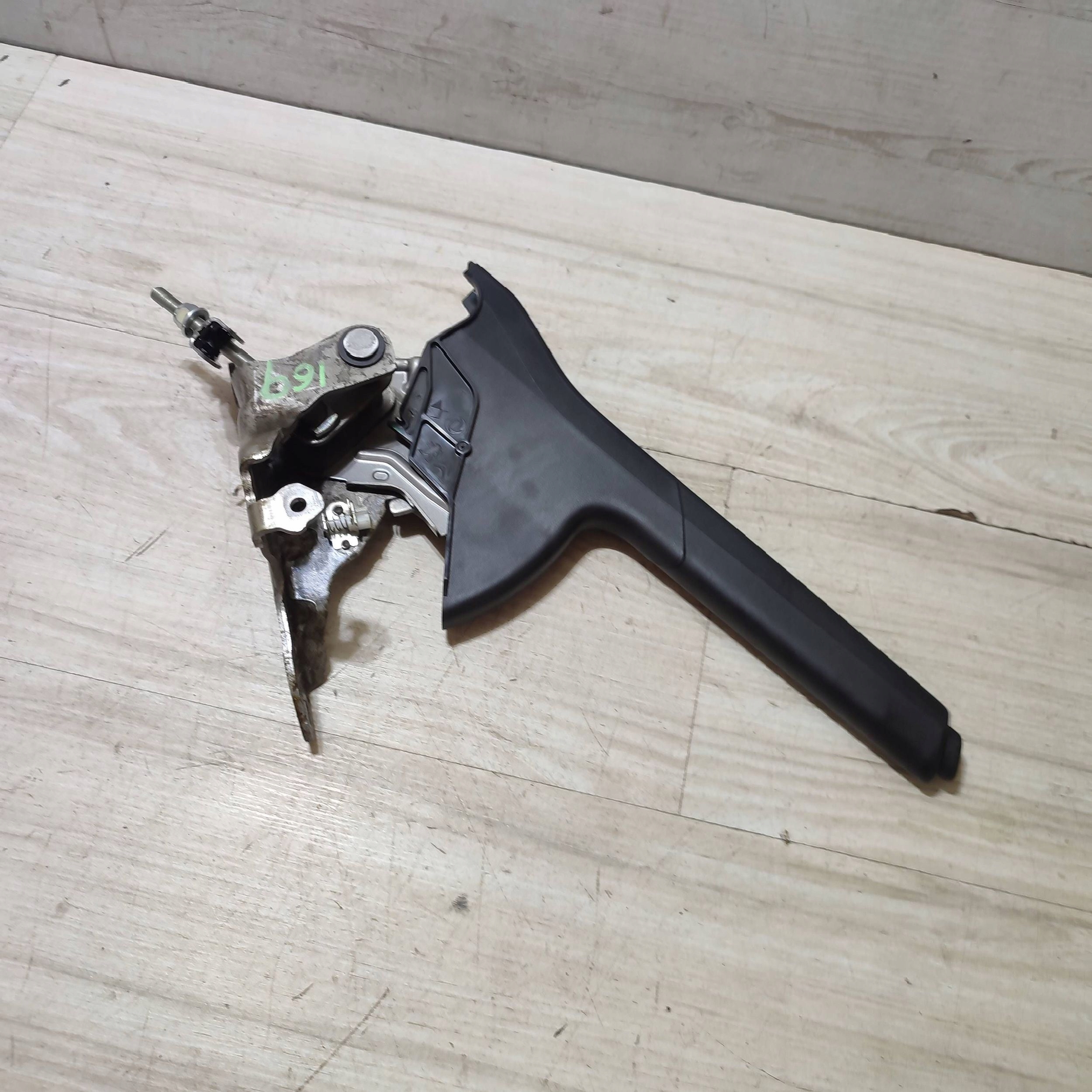 páčka elektrická brzda Opel Corsa F 9824553280