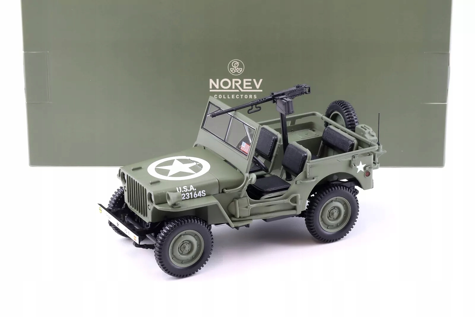Norev Jeep Army 1944 Den D Olivově zelená 1:18