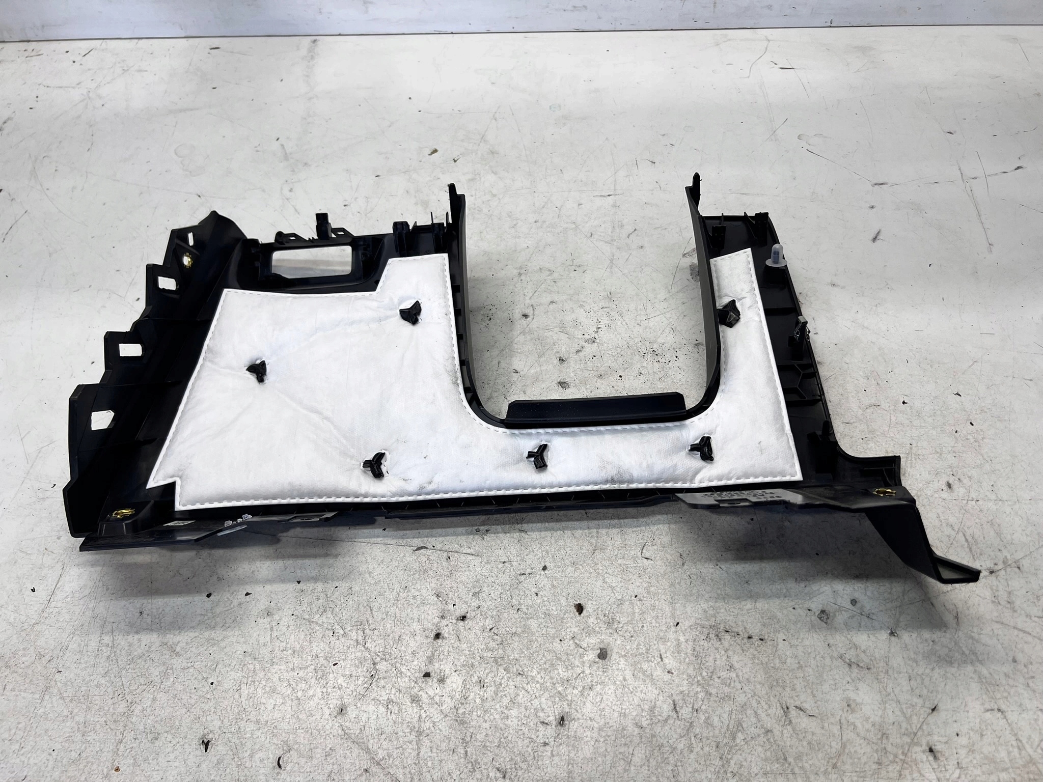 cover below steering wheel, SZTYCE AUDI Q4 E-TRON 89C863075