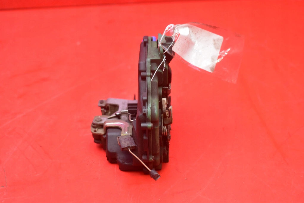 lock door left front front EU SKODA CORDOBA 3 III 6L 03-09