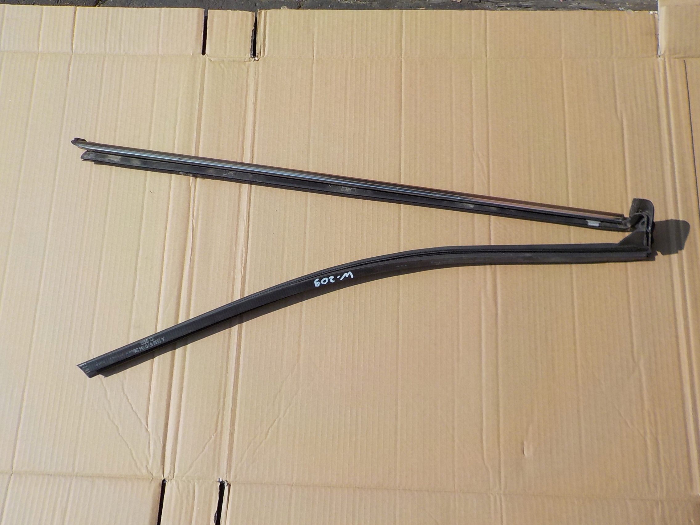 Joint Vitres mercedes w209 2002r
