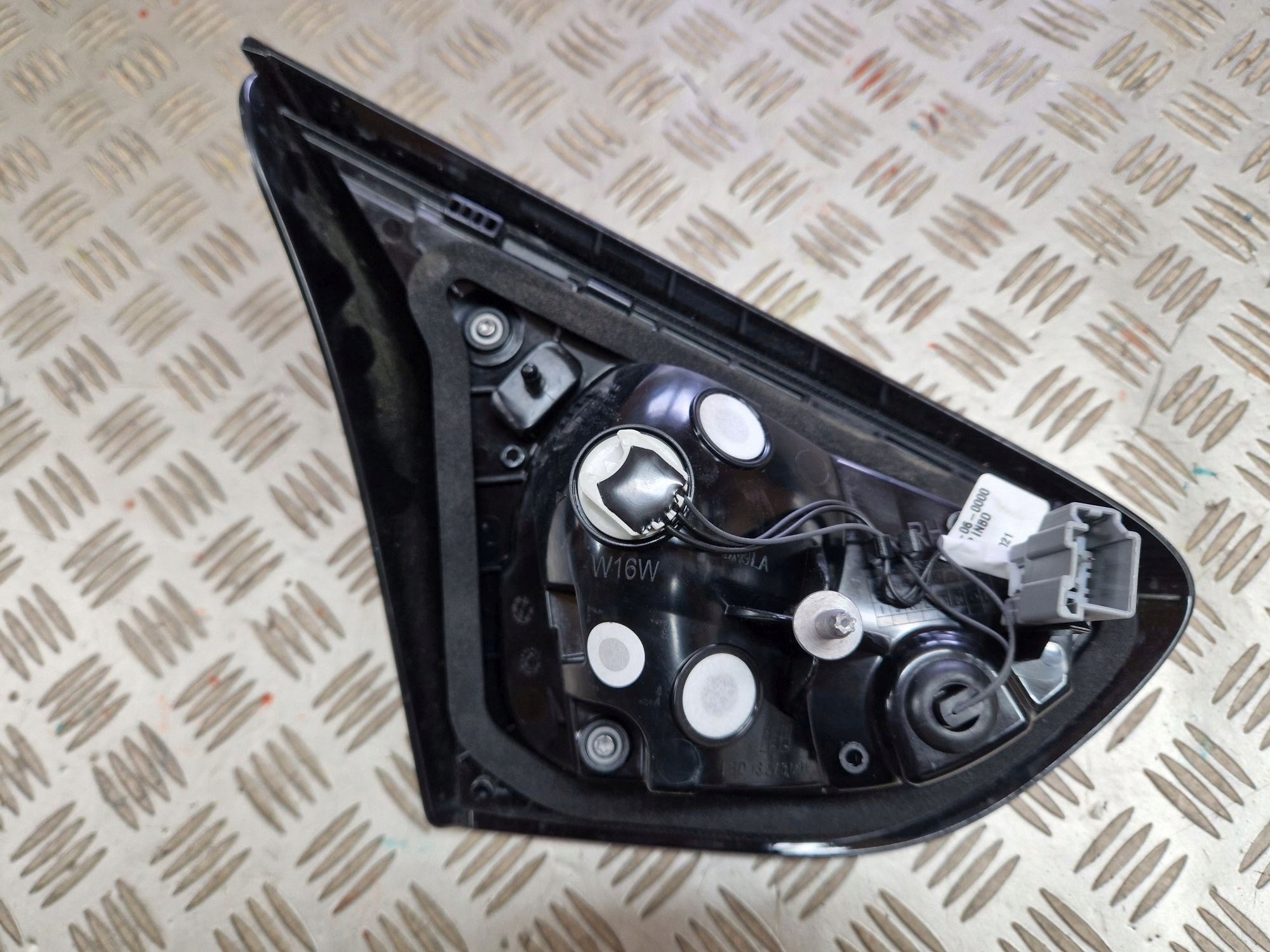 LICHT HINTEN RECHTS ODER LINKS LED FORD PUMA II 19R->