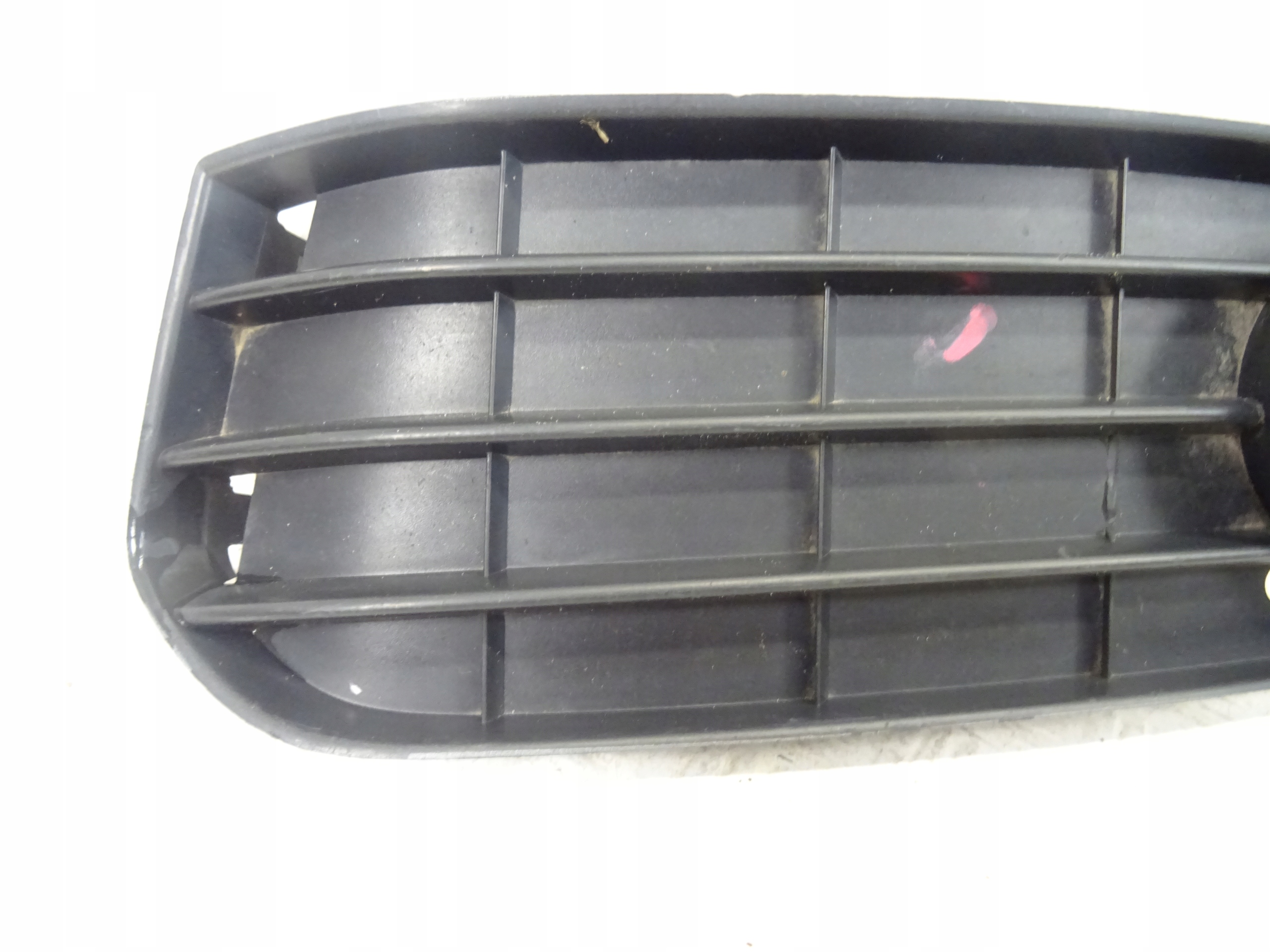 grid of a bumper front front left AUDI A5 8T 8T0807681B