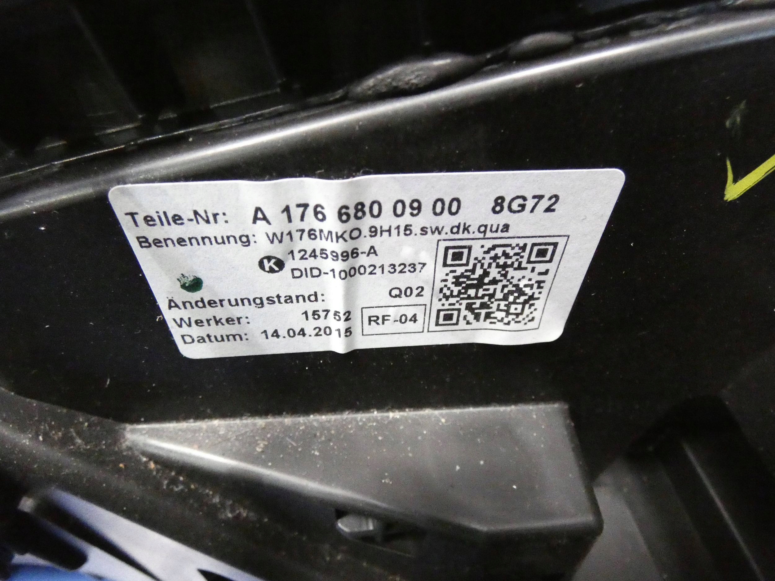 MERCEDES A KLASA W176 TUNEL central armrest front
