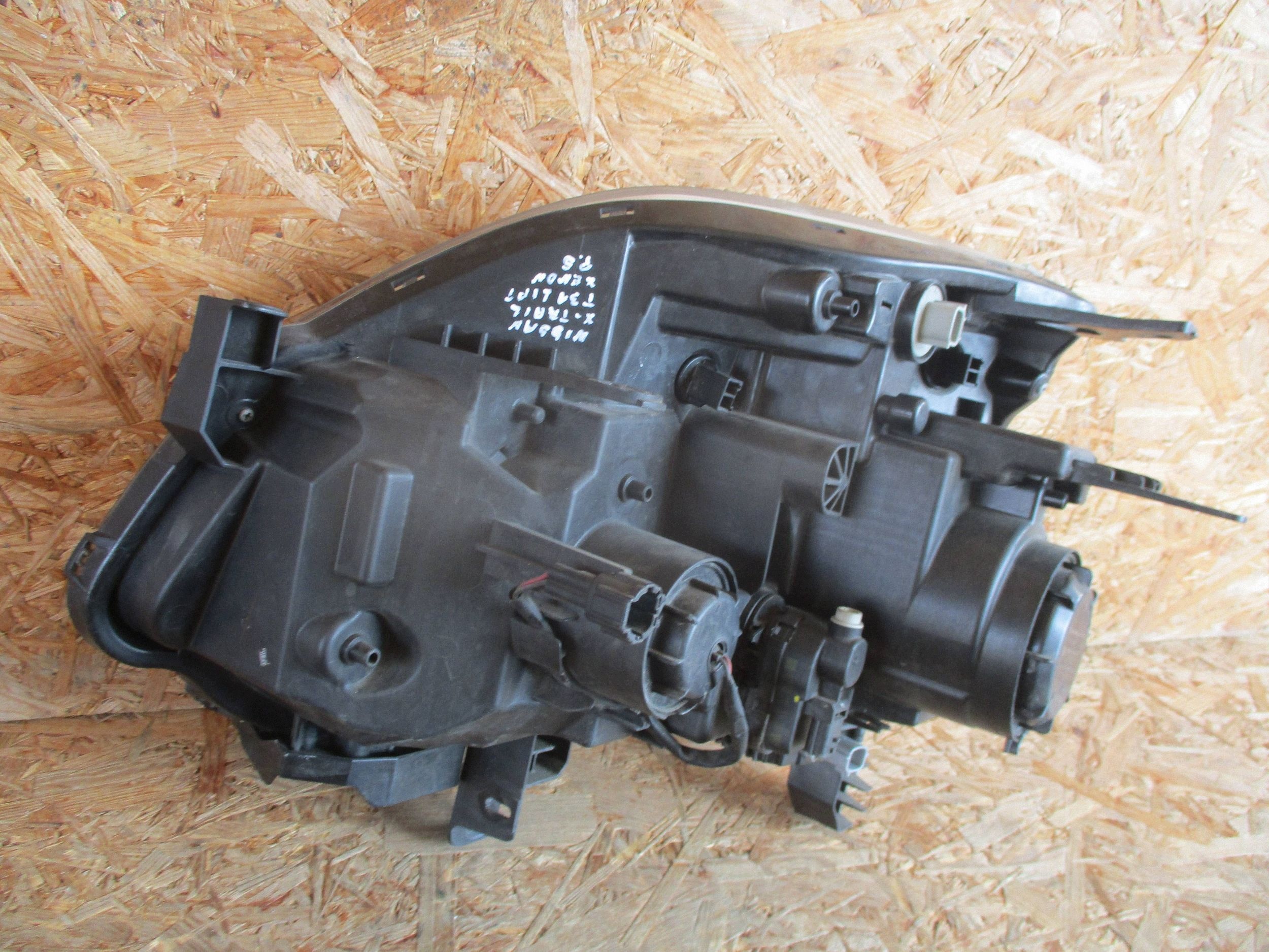 light front front right NISSAN X-TRAIL T31 LIFT XENON