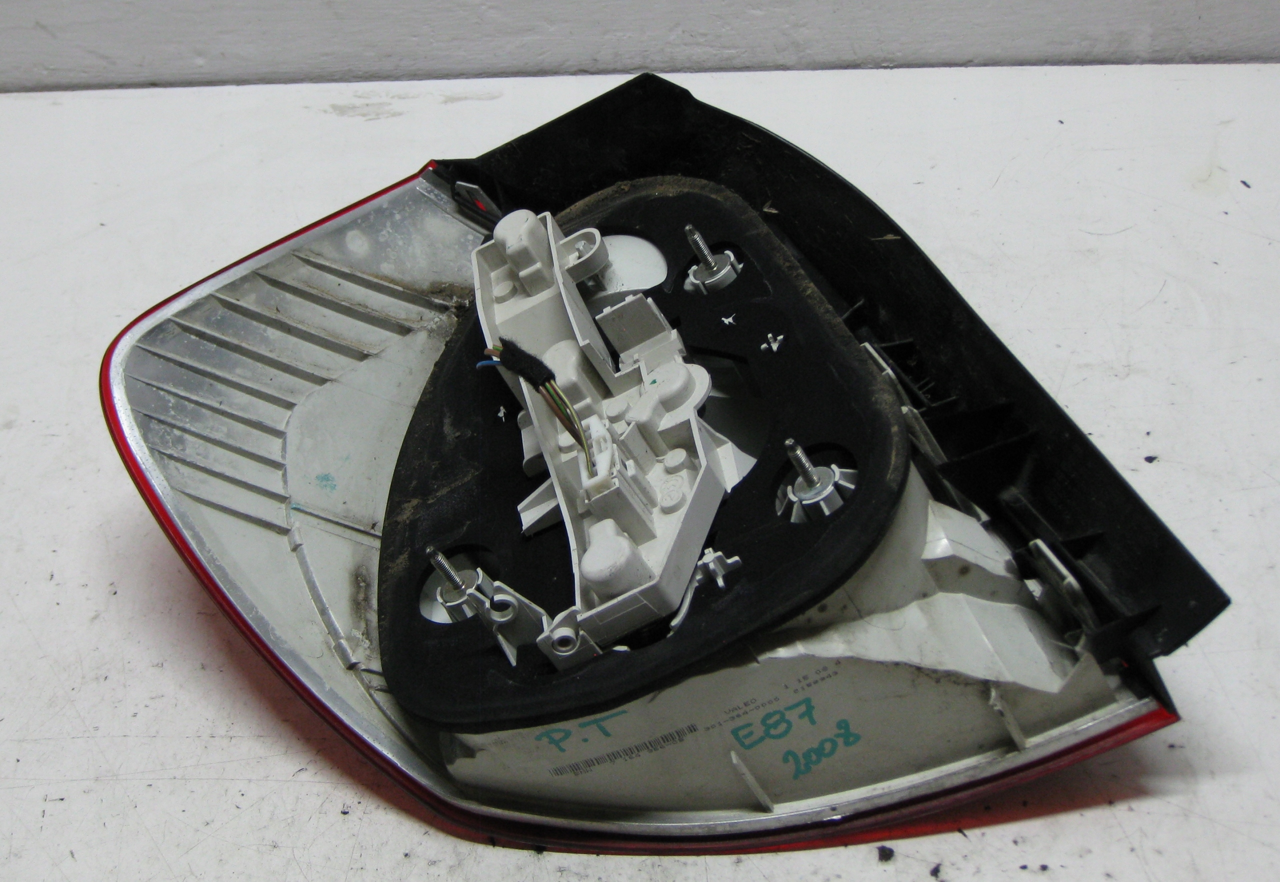 BMW E87 2.0 and 08R light right rear part 7164956