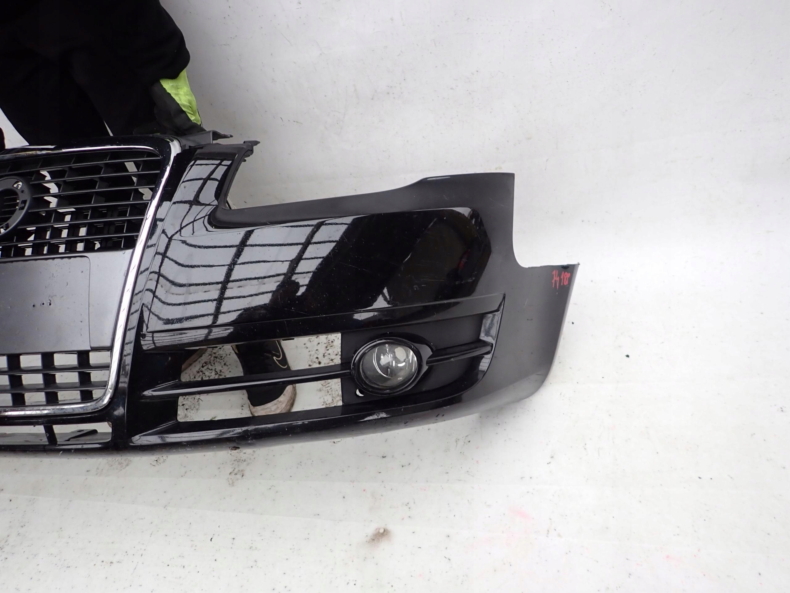 AUDI A4 B7 04-08 nárazník předek přední