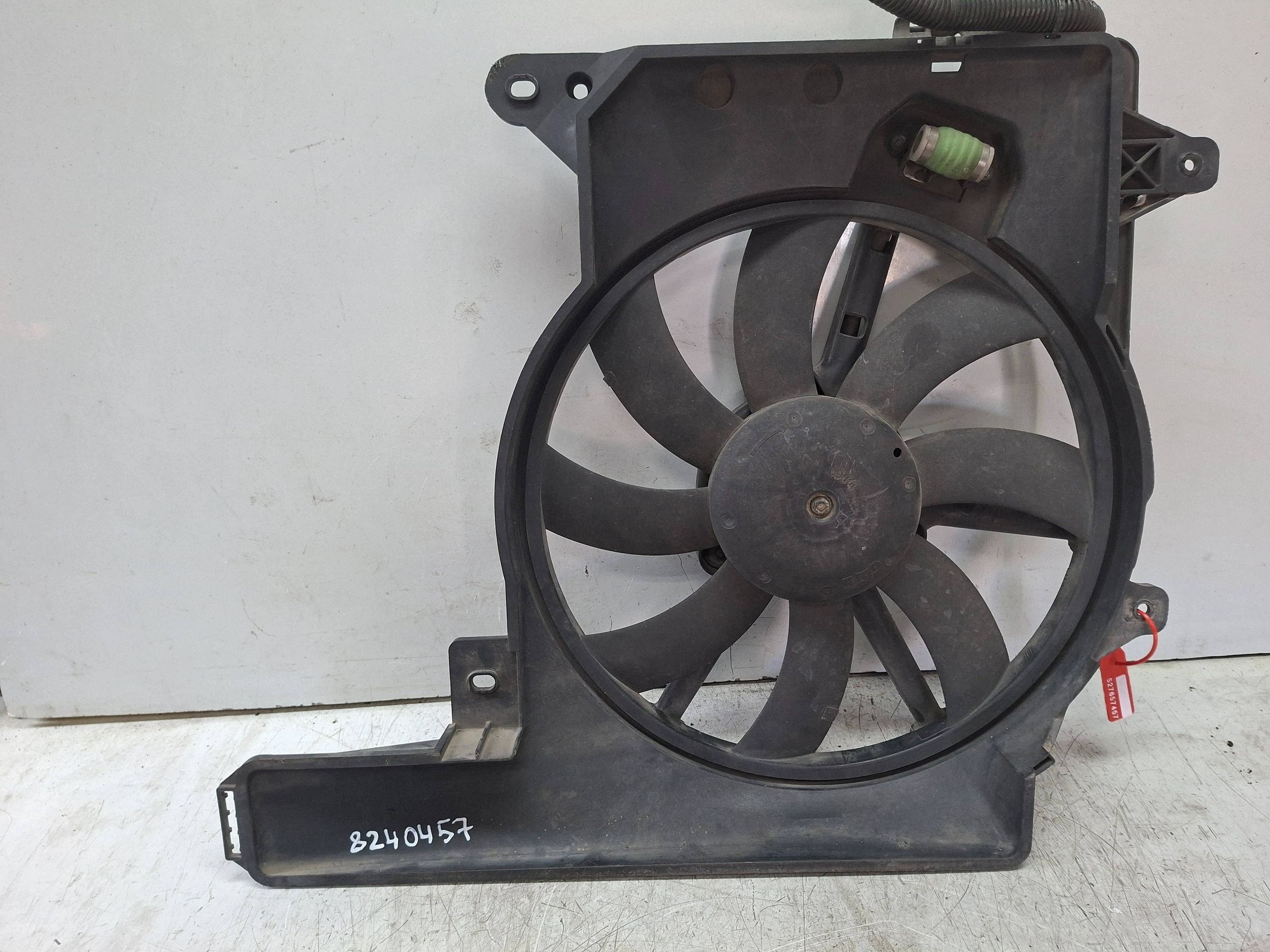 ventilator hladnjaka vode 8240457 OPEL MERIVA A 1.7 CDTI 2004