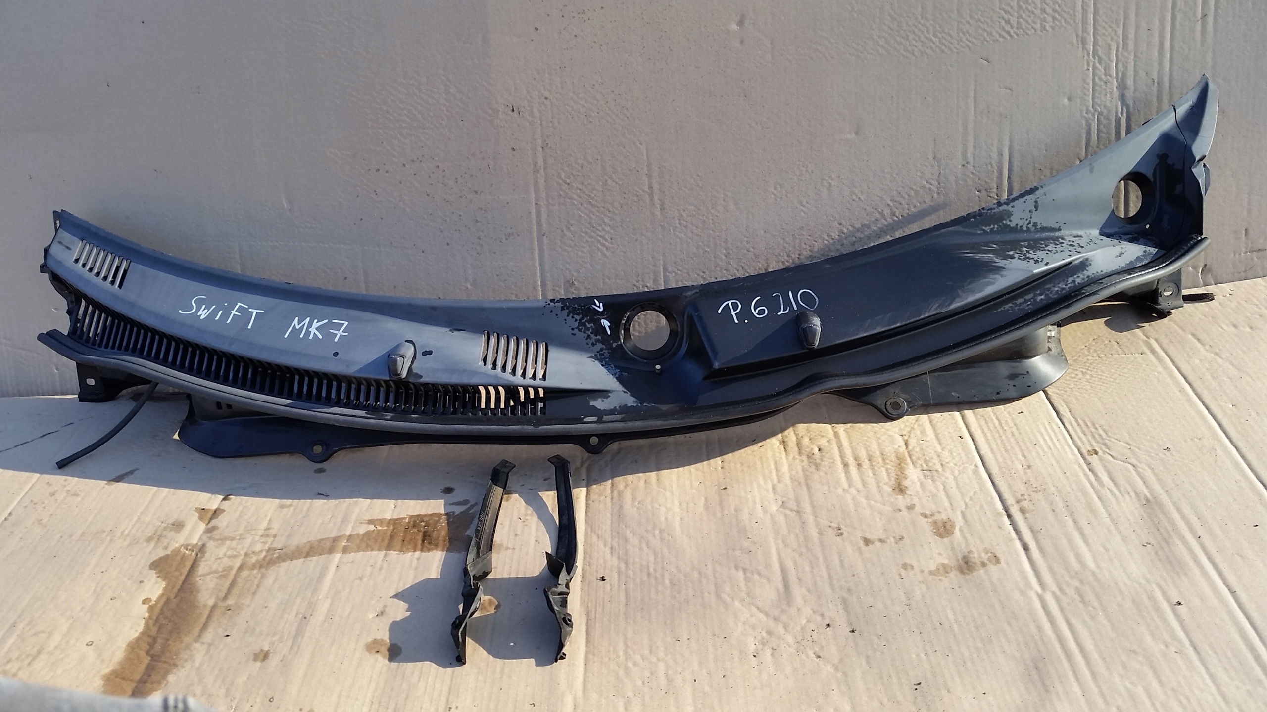 SUZUKI SWIFT MK7 PODSZYBIE GÓRNE EUROPA NAROŻNIK L+P