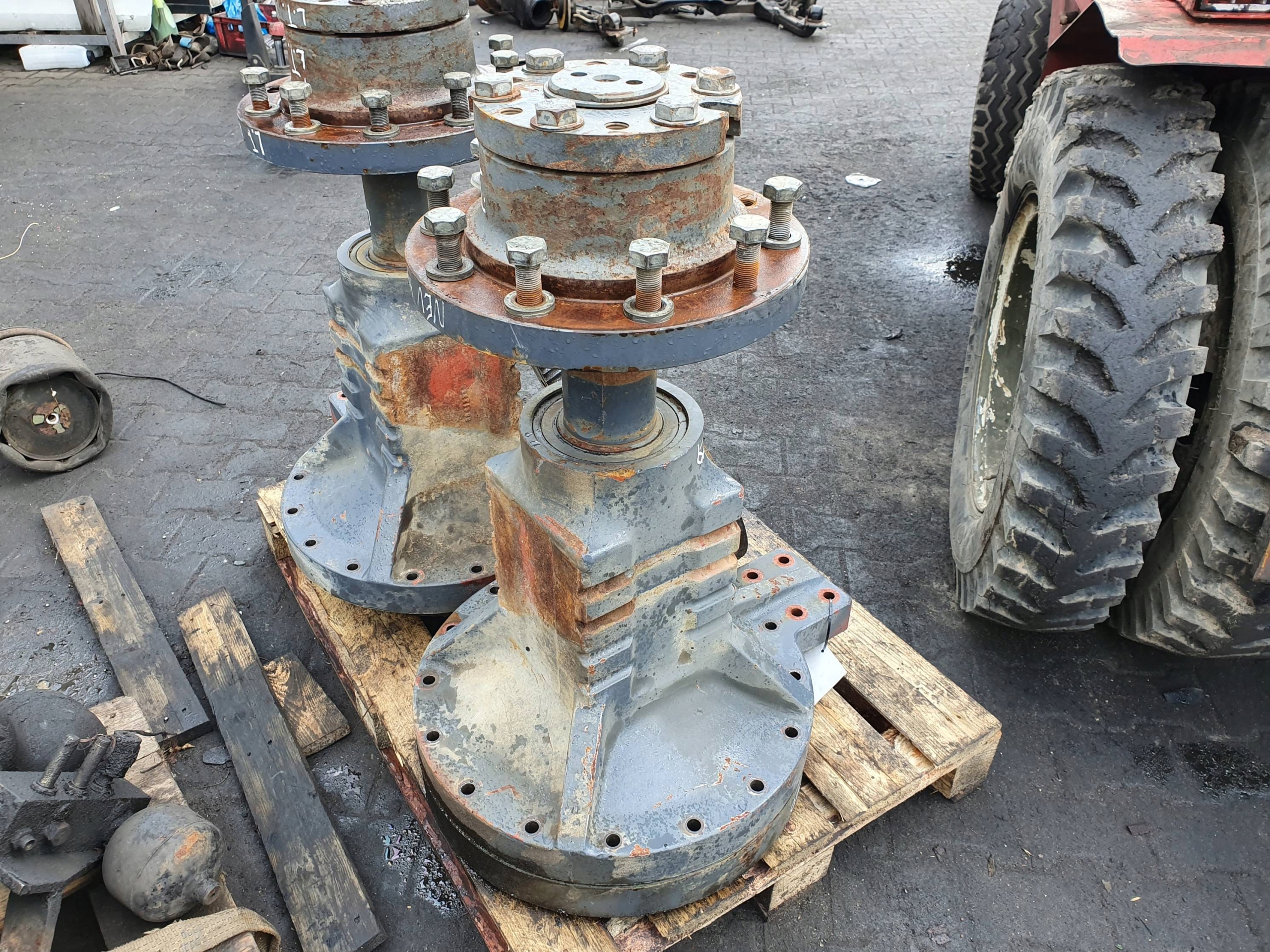 ZWOLNICA 9821233 NEW HOLLAND 8870 A