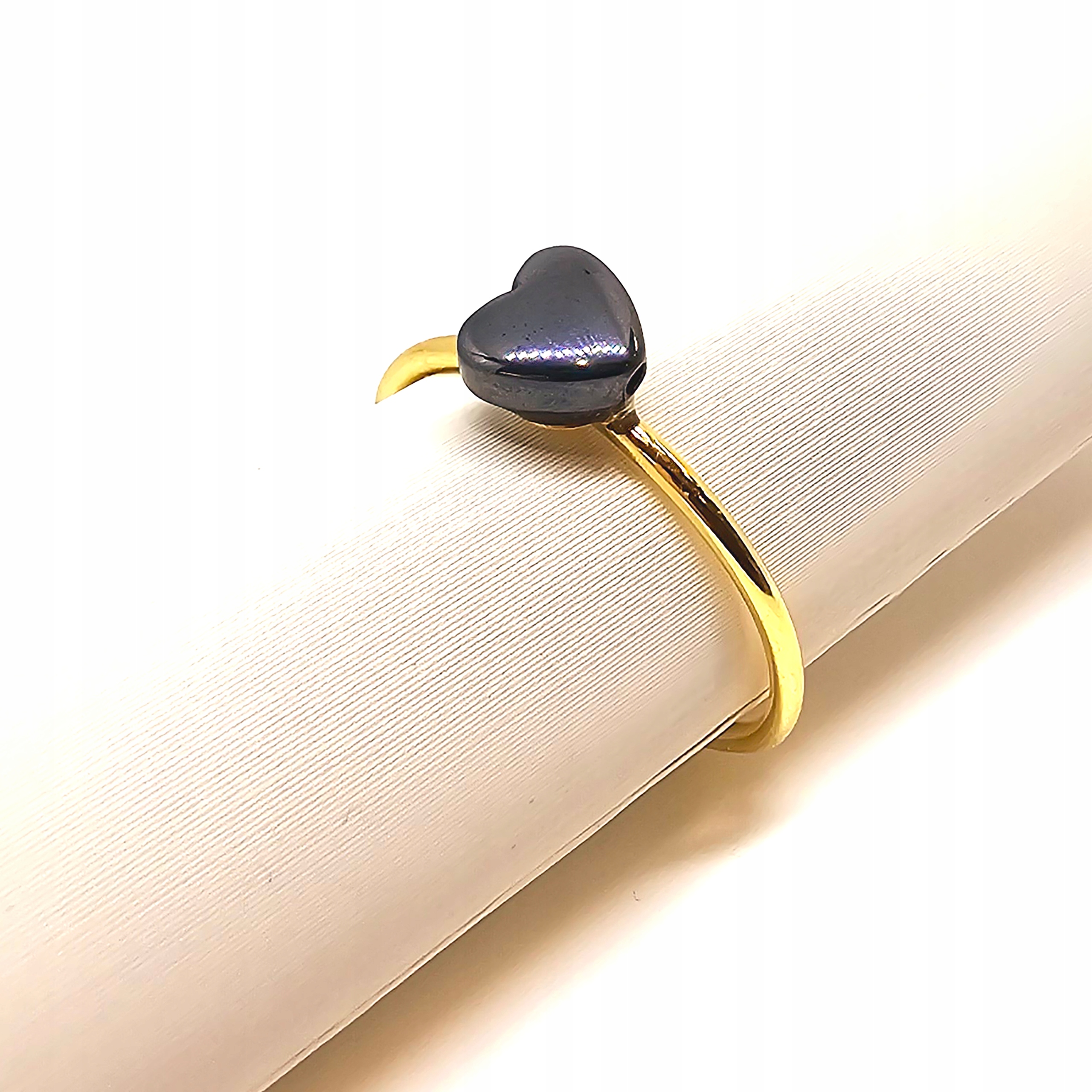 Zlatý prstýnek srdíčko z hematitu, hematit, zlato 585