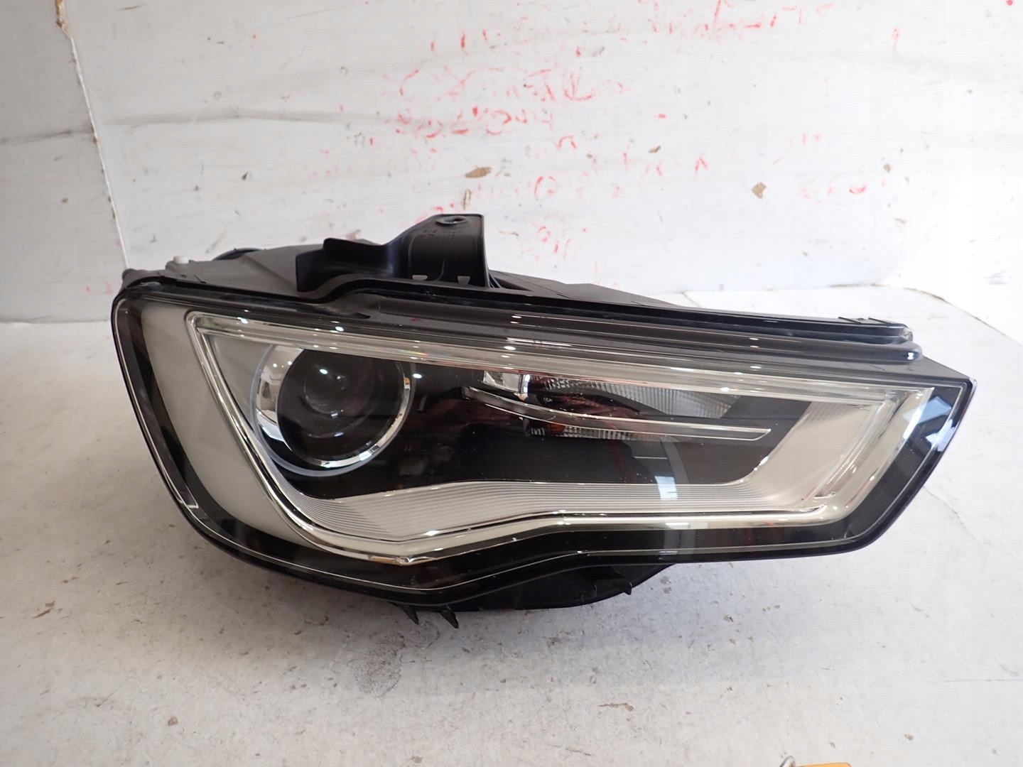 light front front right AUDI A3 2012- BI-XENON 8V0941006