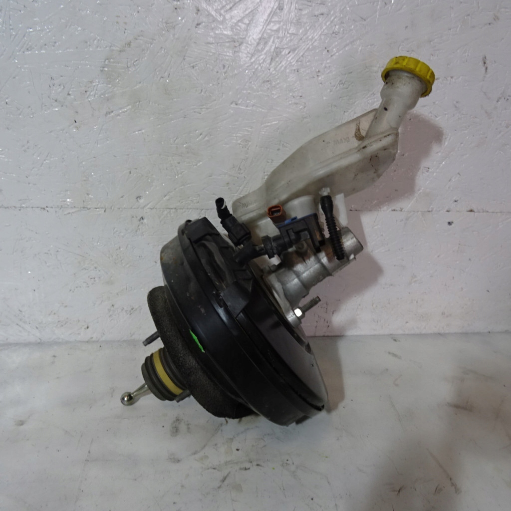 PEUGEOT 208 1.6GTI Servo bremsen 9811514180