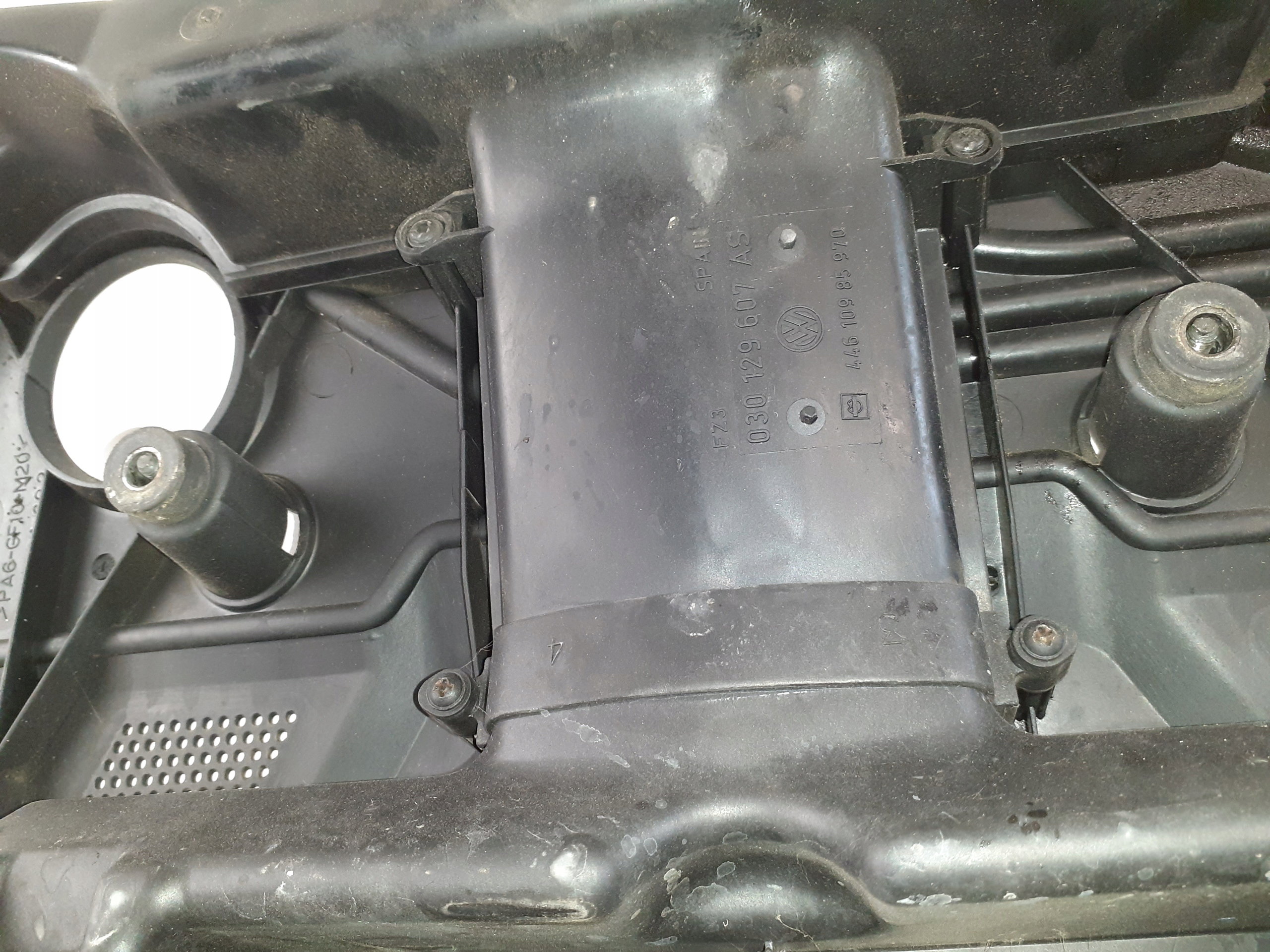Blende Abdeckung DES MOTORS Gehäuse filter VW POLO 6N2 1.0MPI