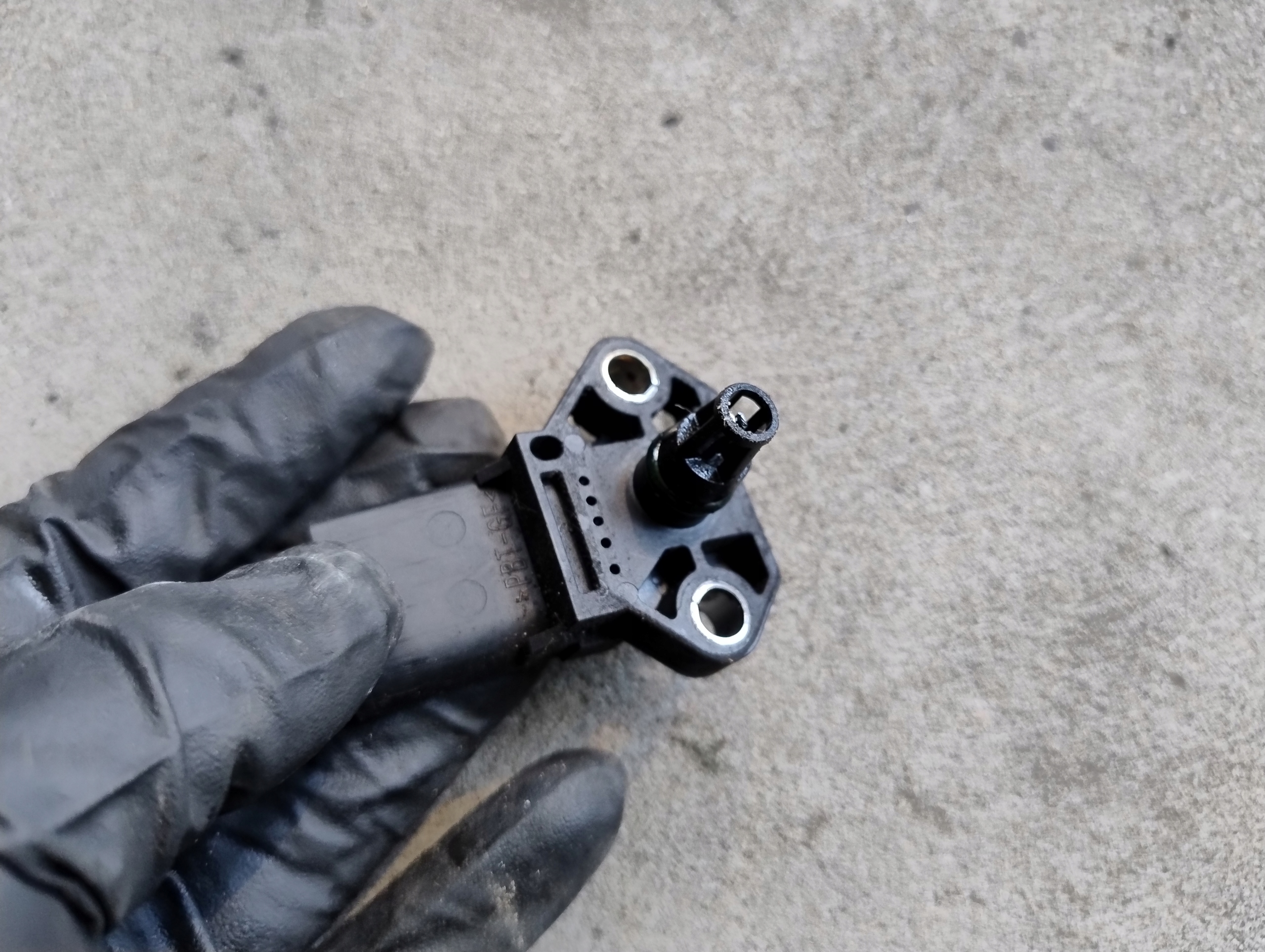 BOSCH sensor vacual AUDI SKODA VW 0281002401