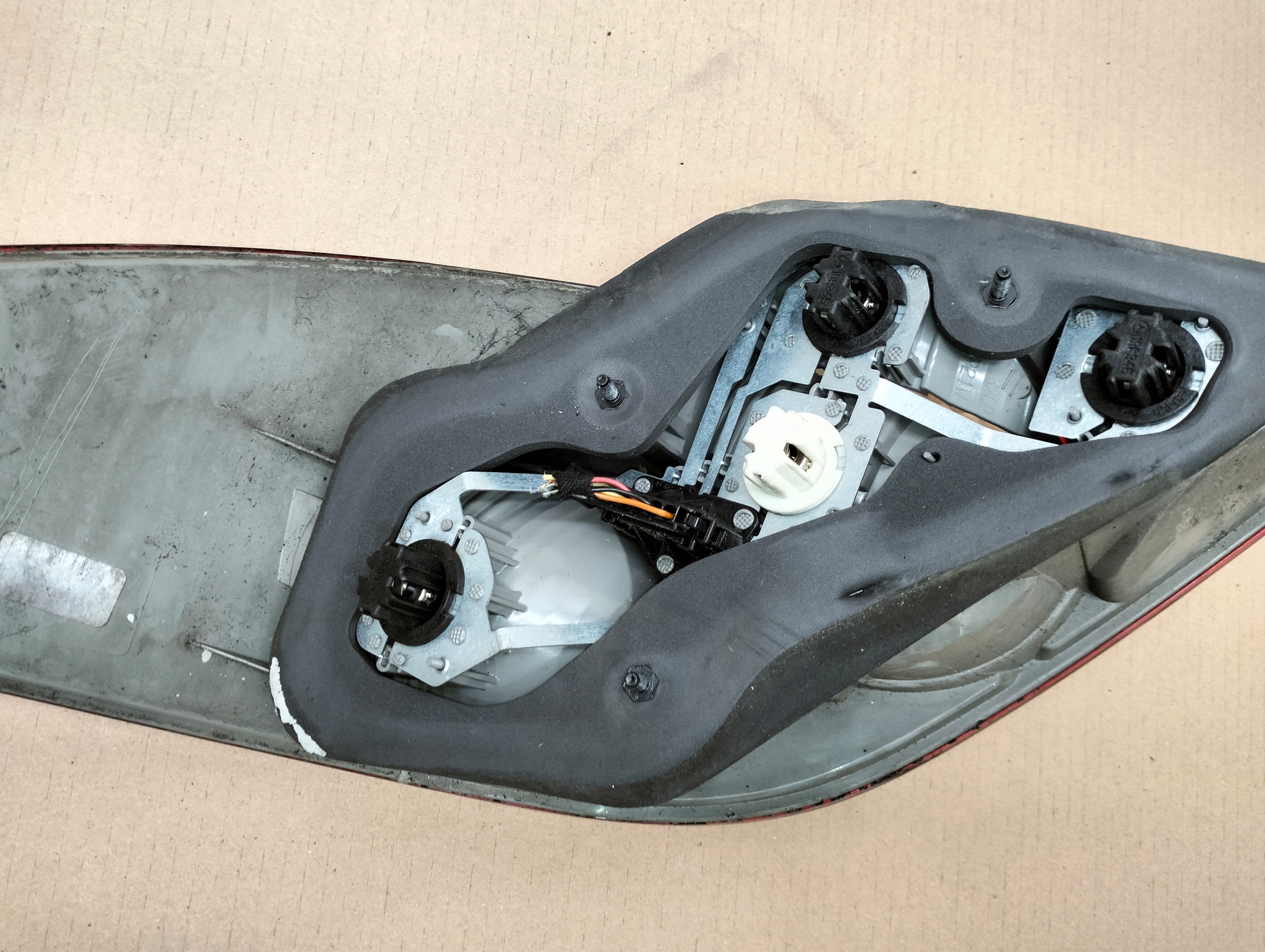 фонарь левый MERCEDES 251 W251 года 2005-2010