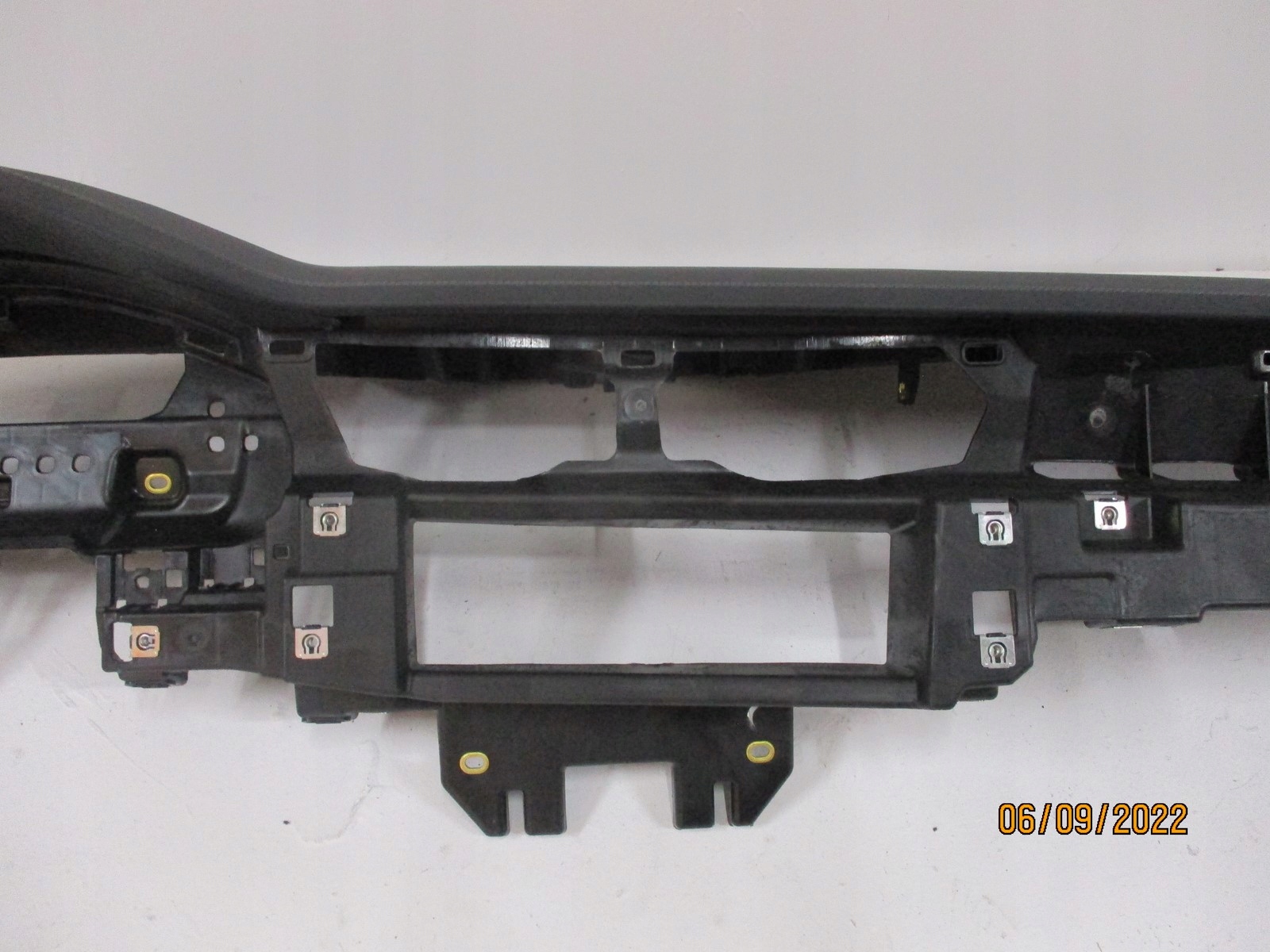 dashboard AUDI A6 4K0 leather BIALA NIC