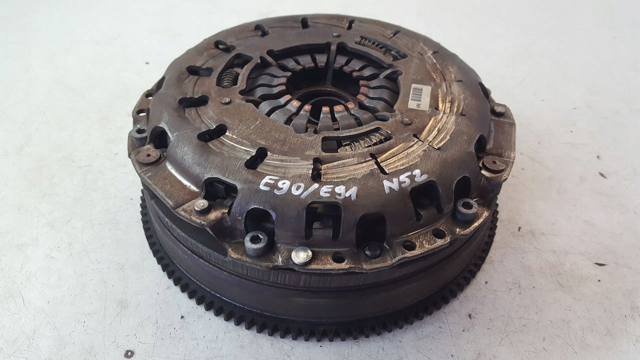 dual mass flywheel BMW E90 E91 N52