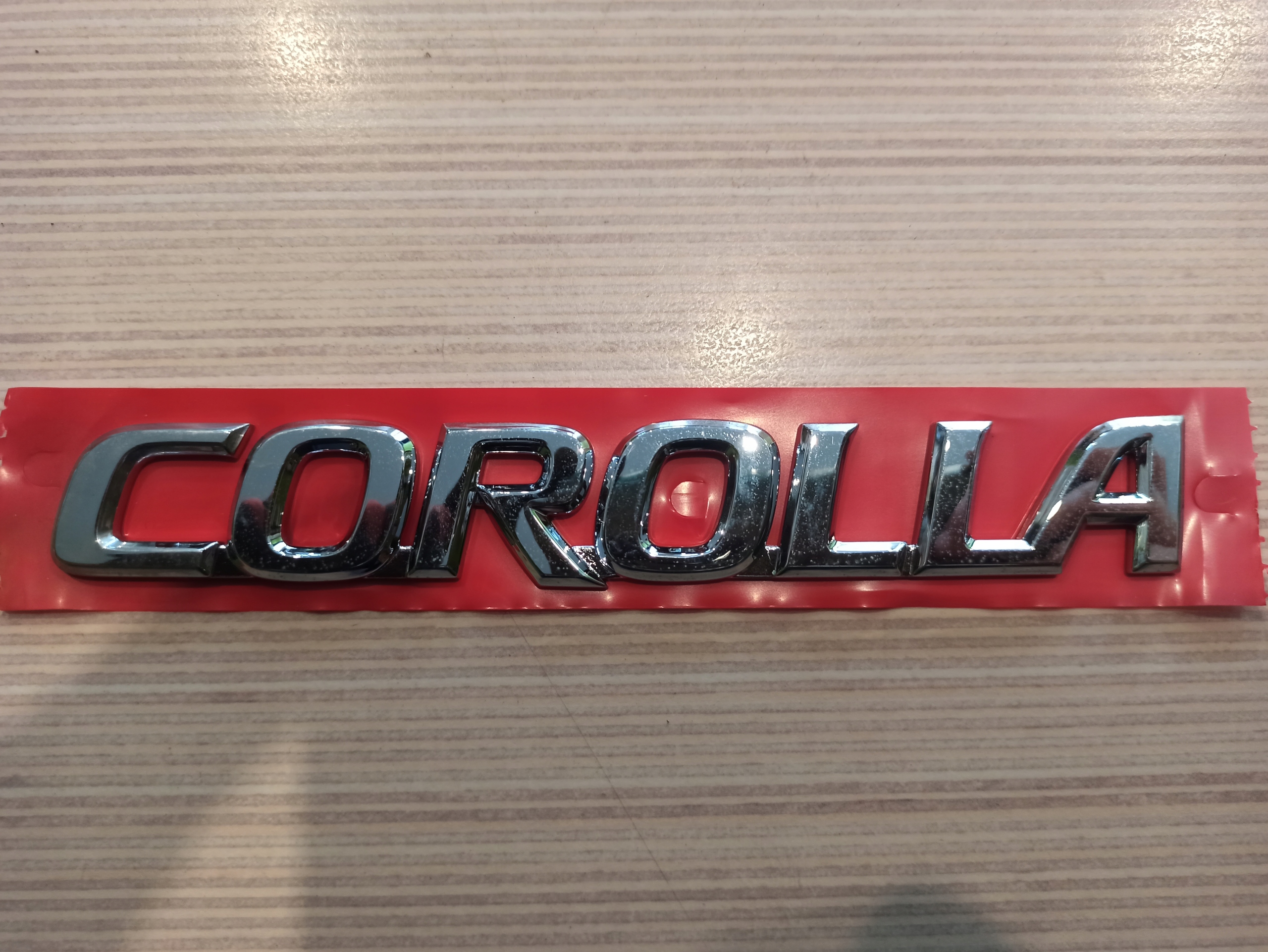 COROLLA 13-19 NAPIS EMBLEMAT KLAPA BAGAŻNIKA TYŁ