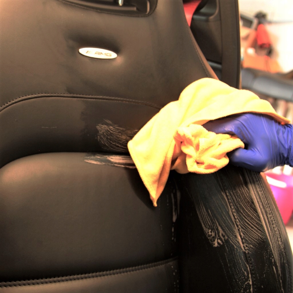 COLOURLOCK STRONG MOCNY ZESTAW DO CZYSZCZENIA SKÓR EAN (GTIN) 4055688173771