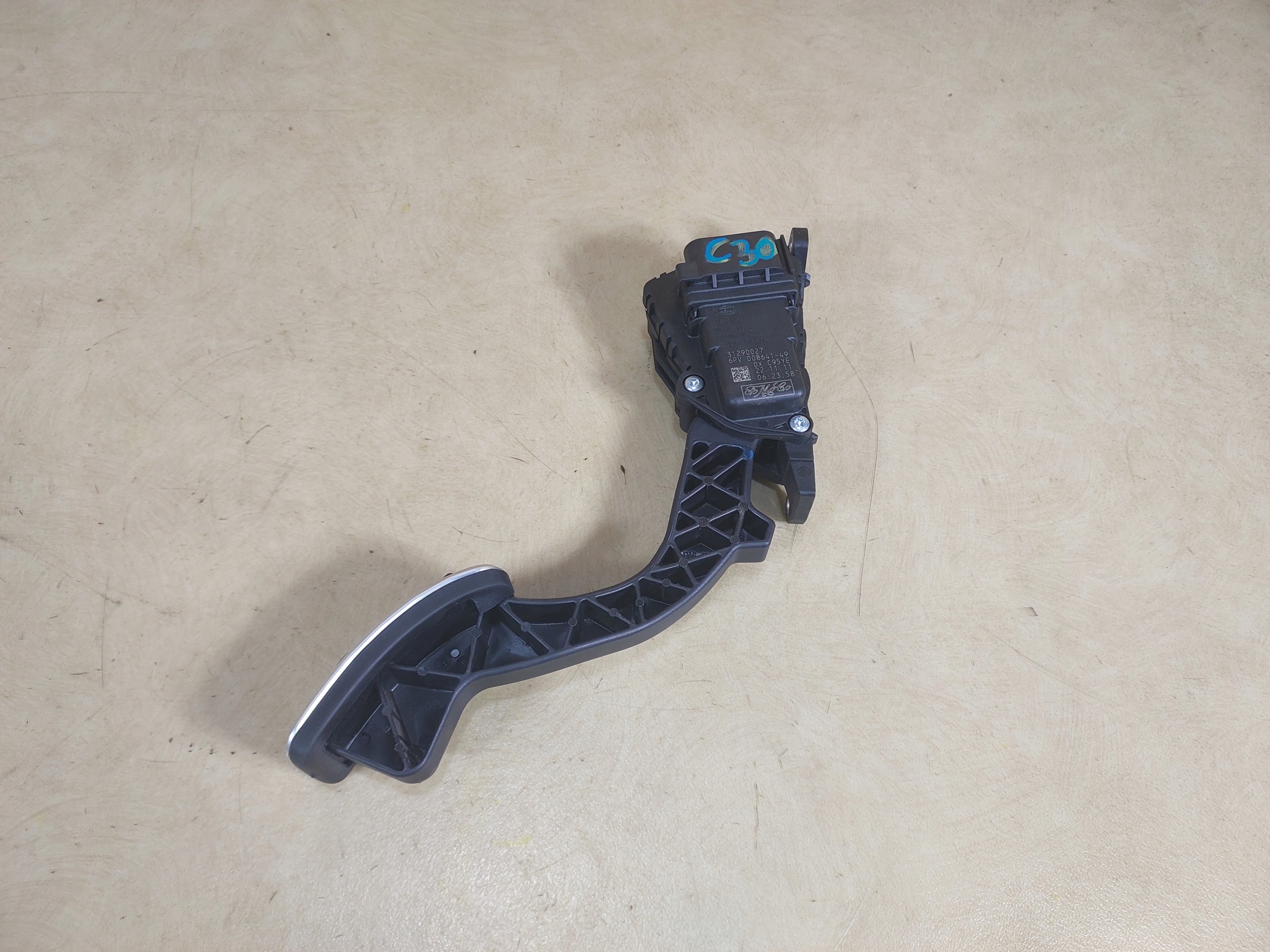 VOLVO C30 PEDAŁ GAZU 6PV008641