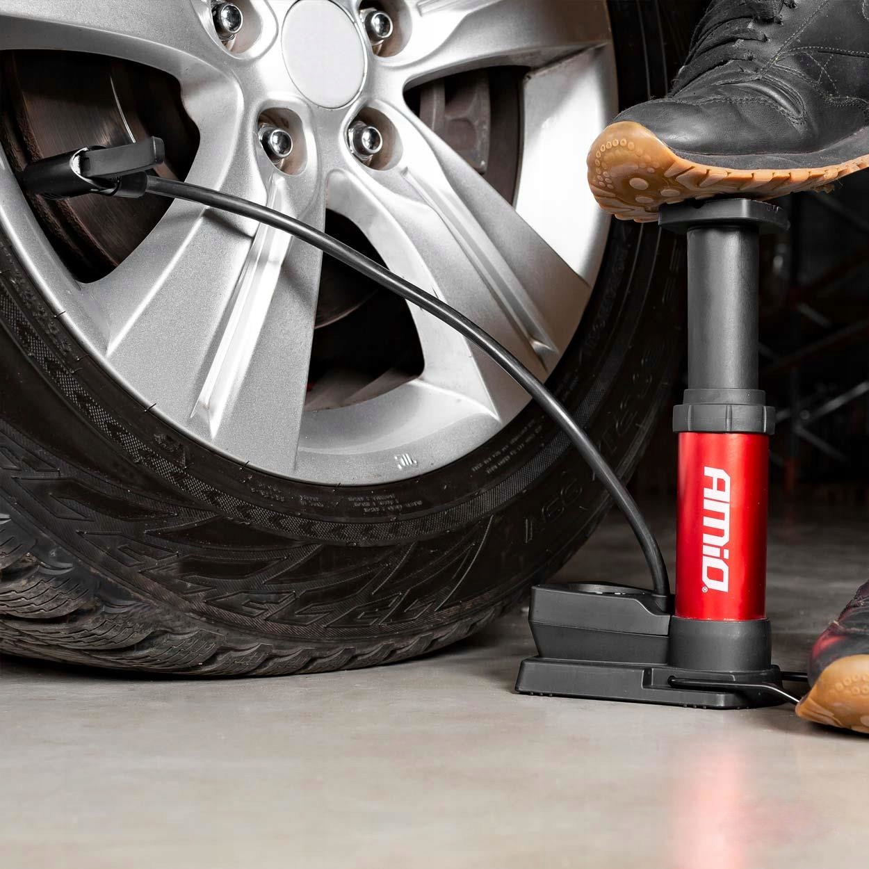 PODŁOGOWA POMPKA ROWEROWA SAMOCHODOWA MANOMERT 11B Marka Titanium+