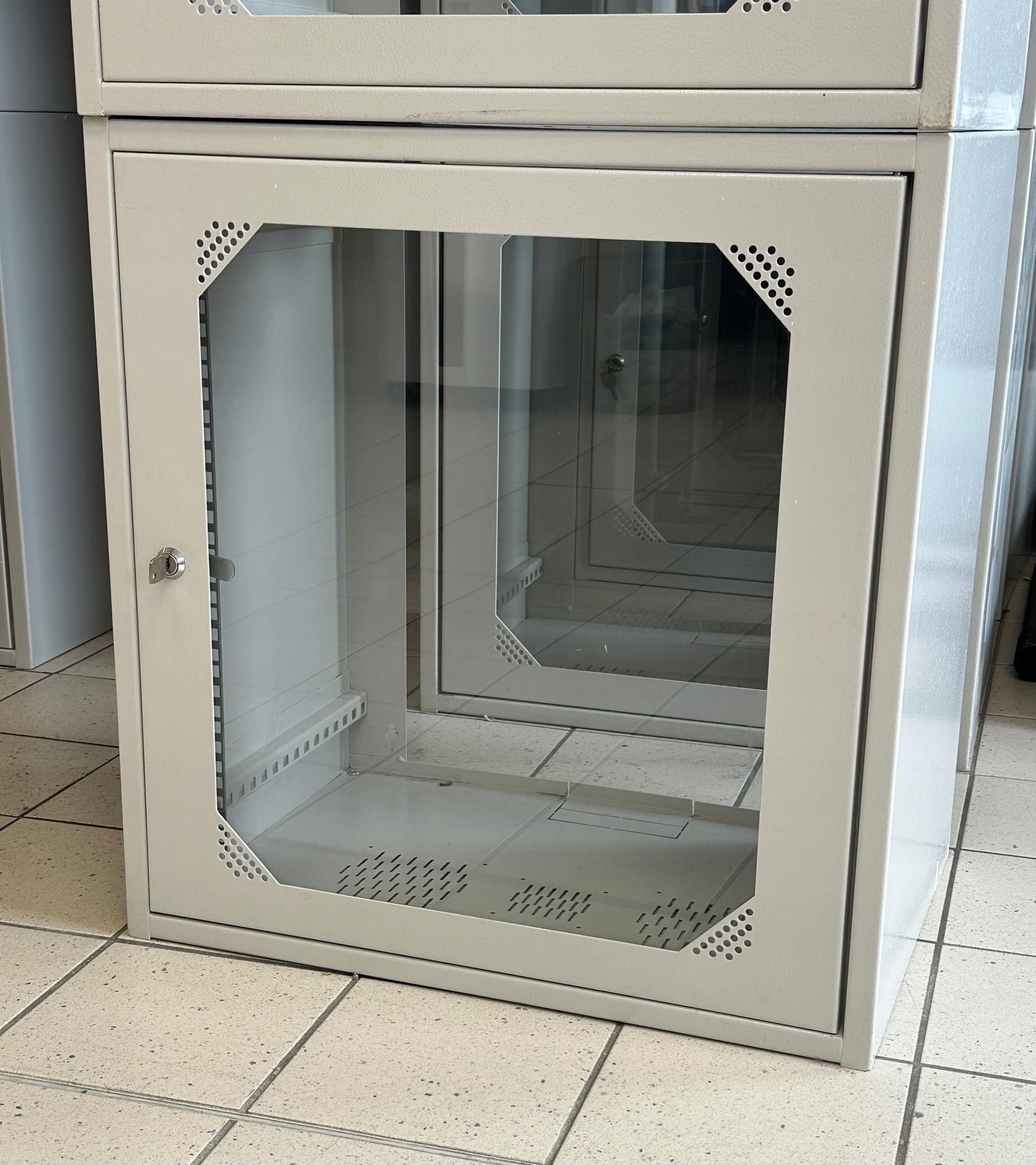 Szafa sieciowa wisząca Stalflex RACK 19