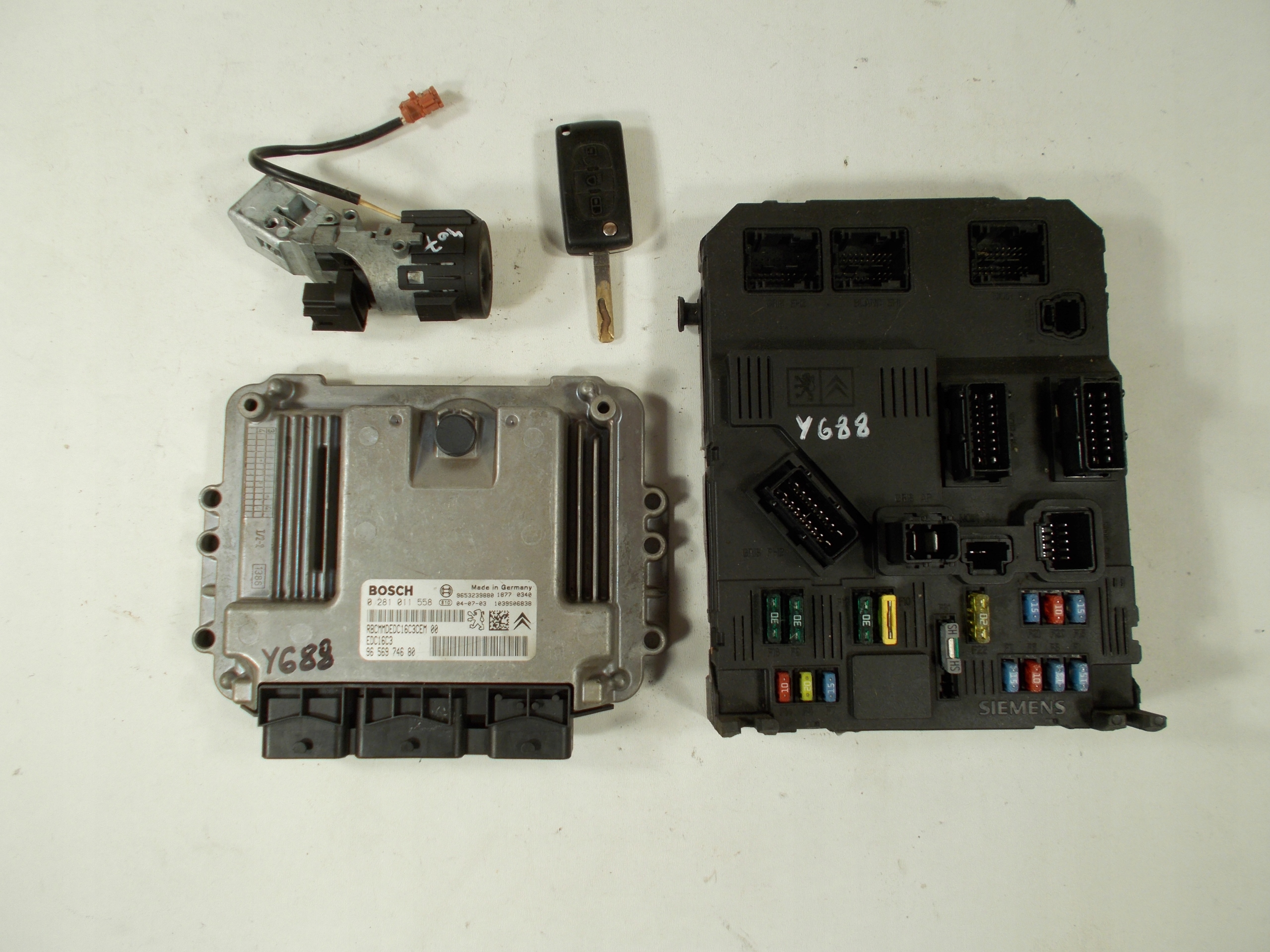 computer running board IMMO key PEUGEOT 407 HDI 0281011558 9656974680