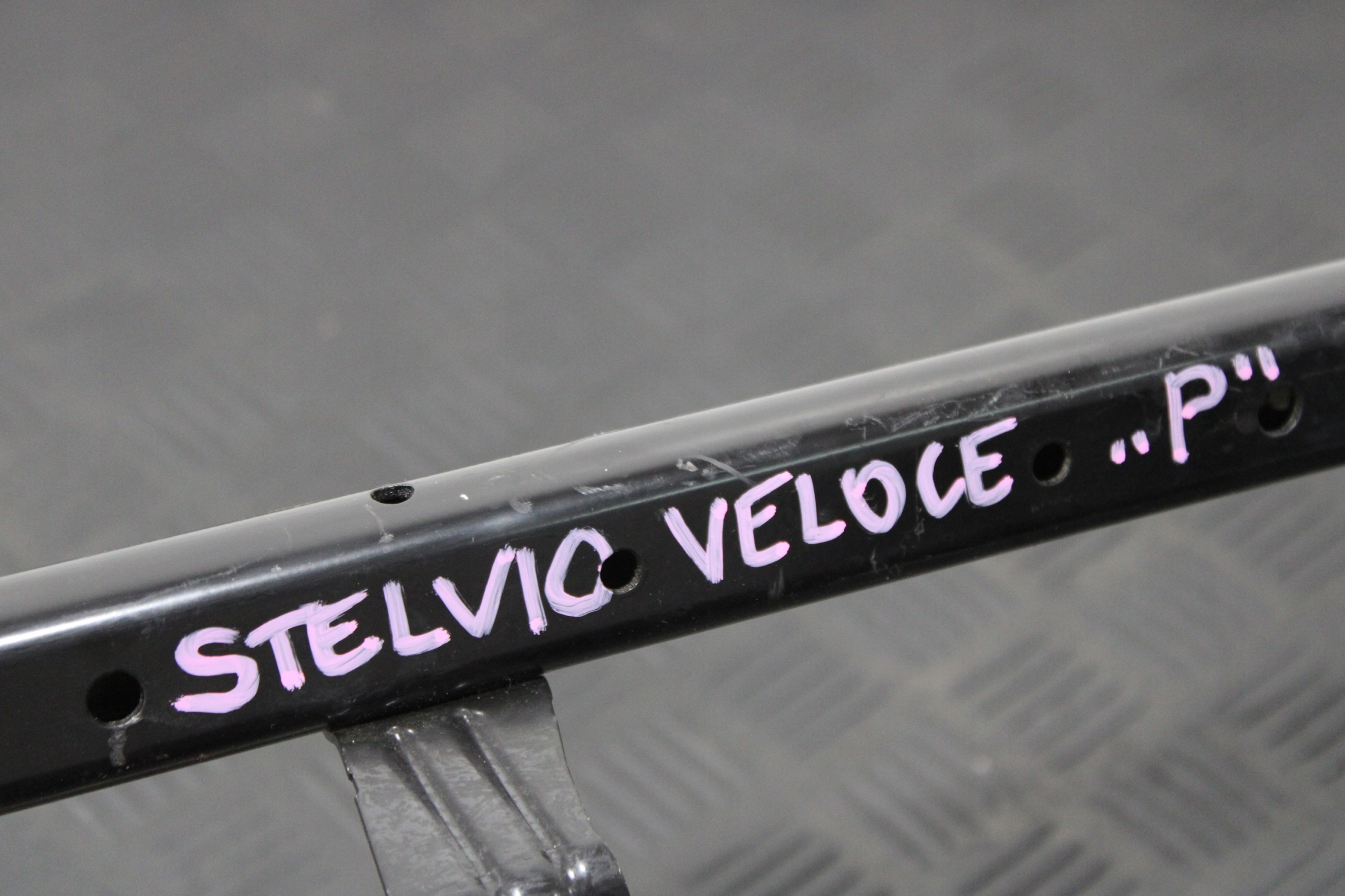 träger spreize rechts STELVIO VELOCE