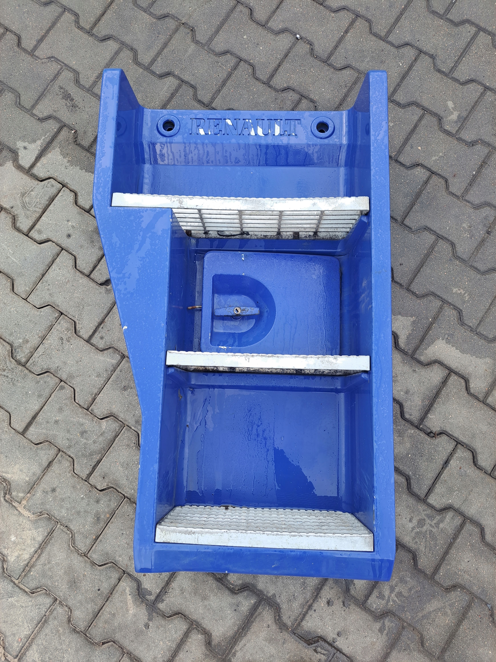 STOPNICA LEWA KOMPLETNA DO RENAULT MAGNUM