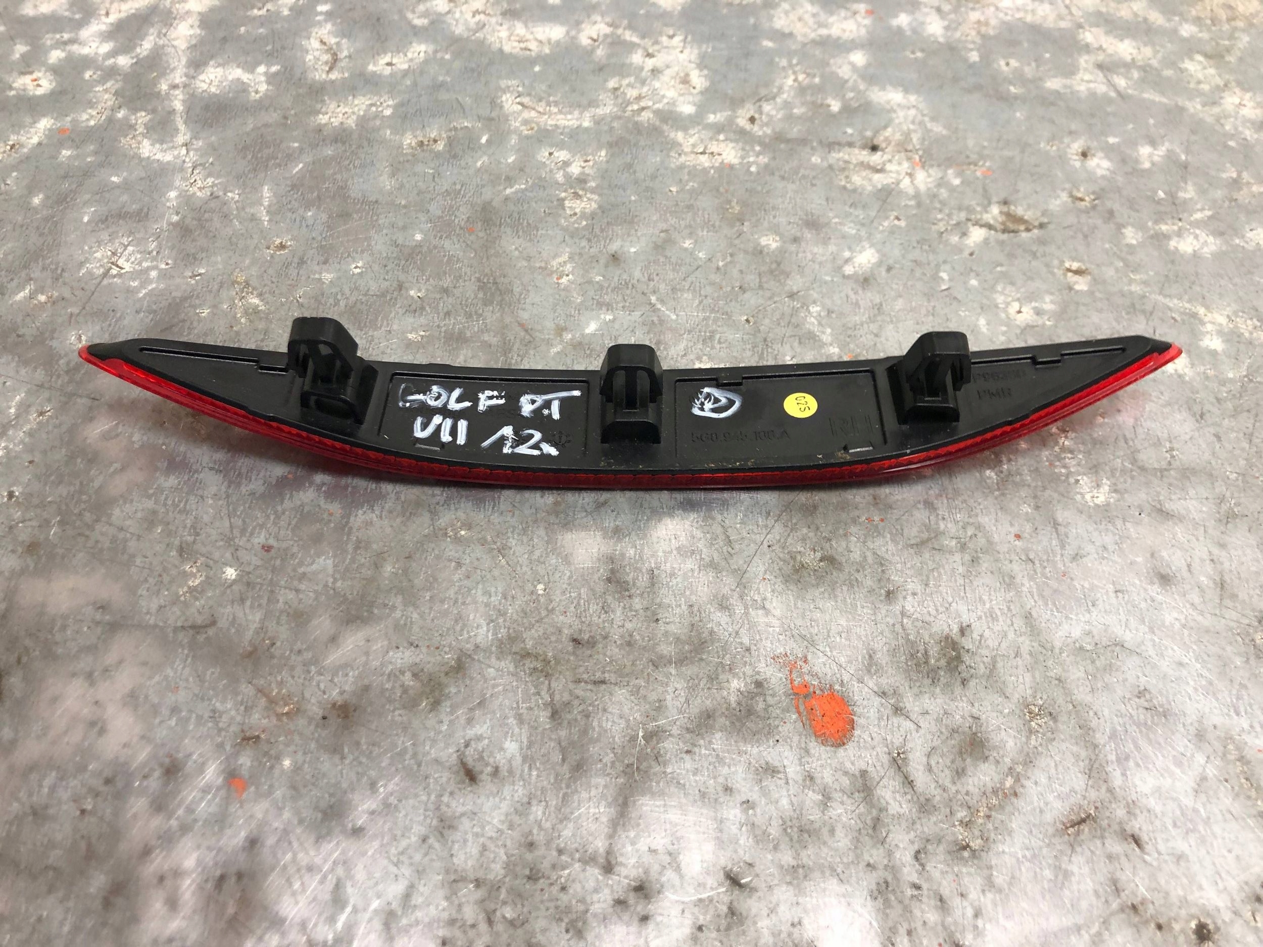 ODBLASK right rear part VW GOLF VII 5G0945106A