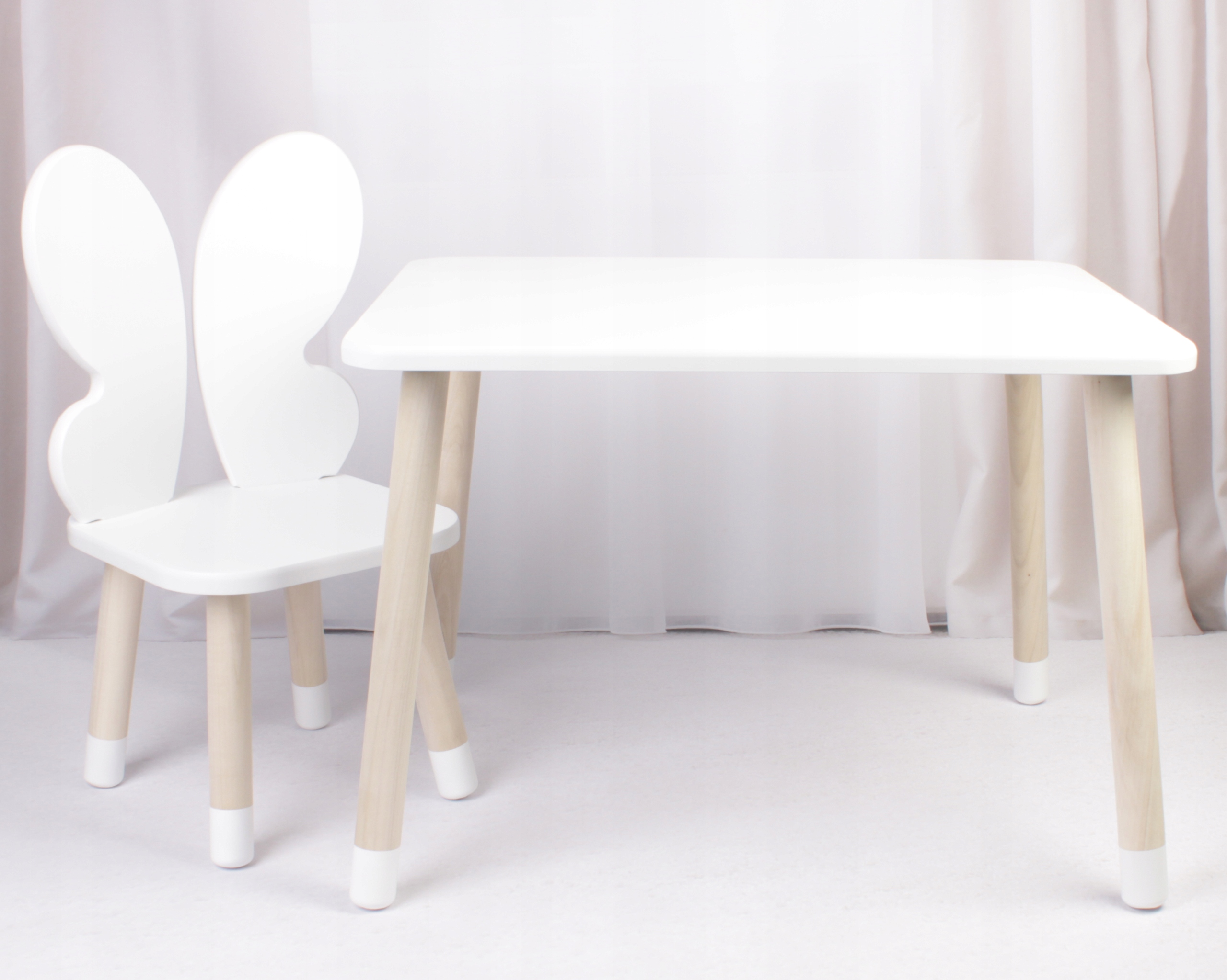 Zestaw Mebli Motyl, stół z jednym krzesłem Stan opakowania oryginalne