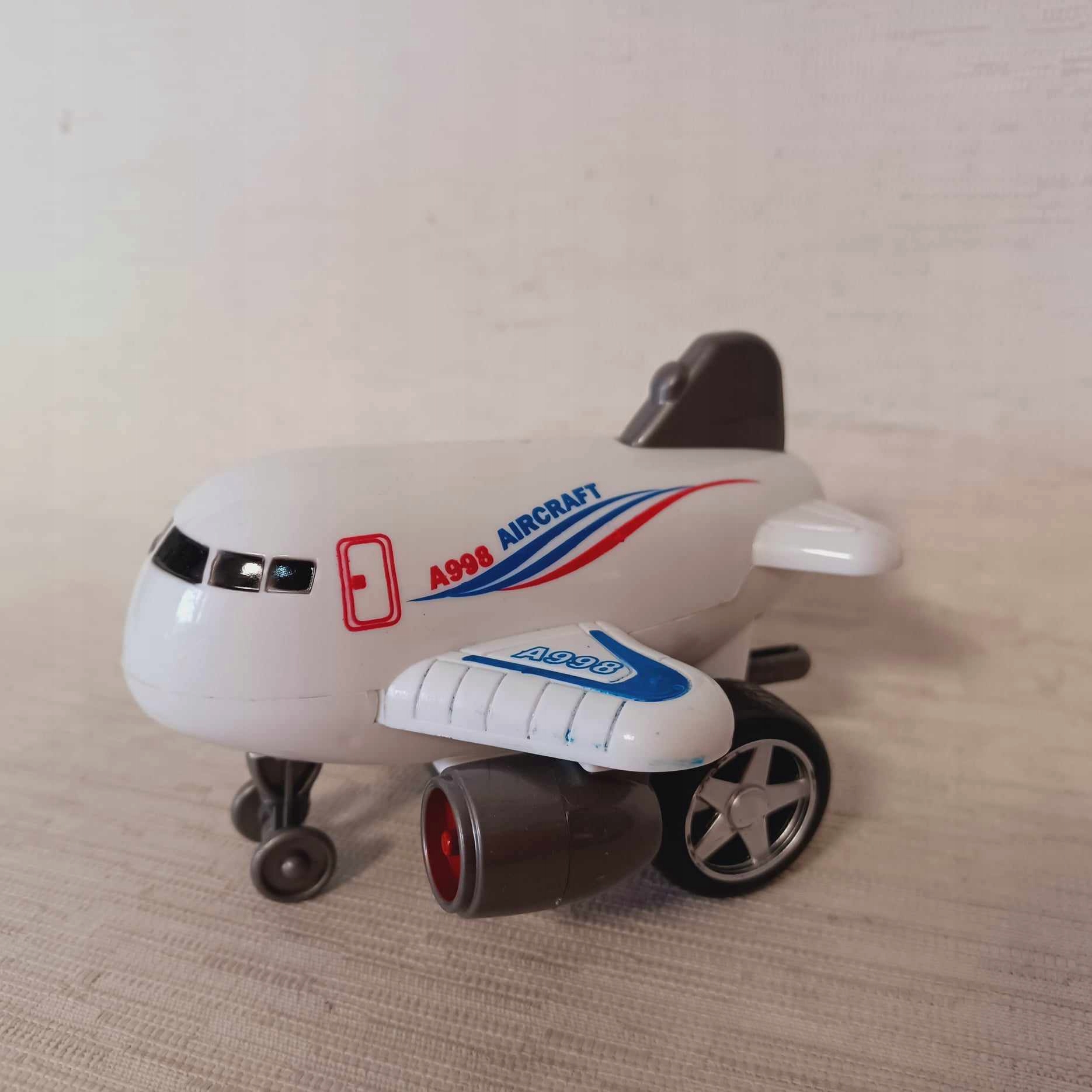 Zestaw aut Karetka Straż Policja Samolot szt 4 Bohater Inny