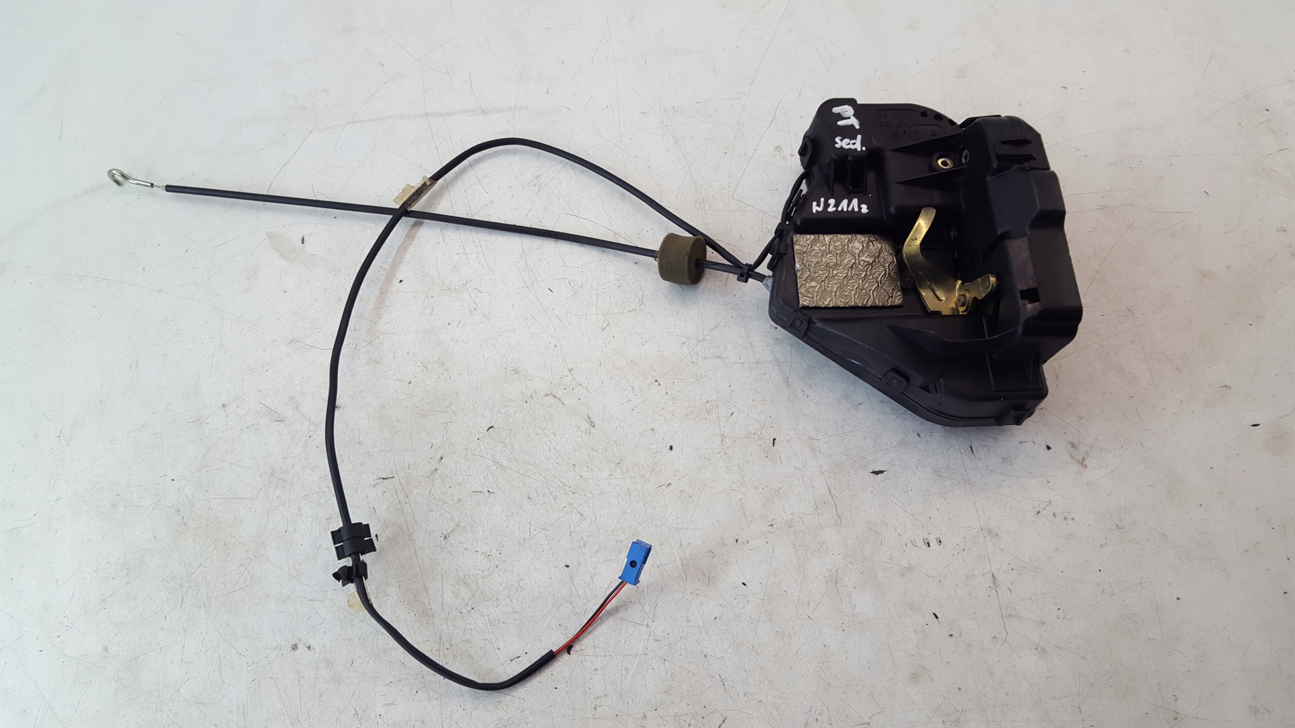 lock right rear part 21172000635 Mercedes W211
