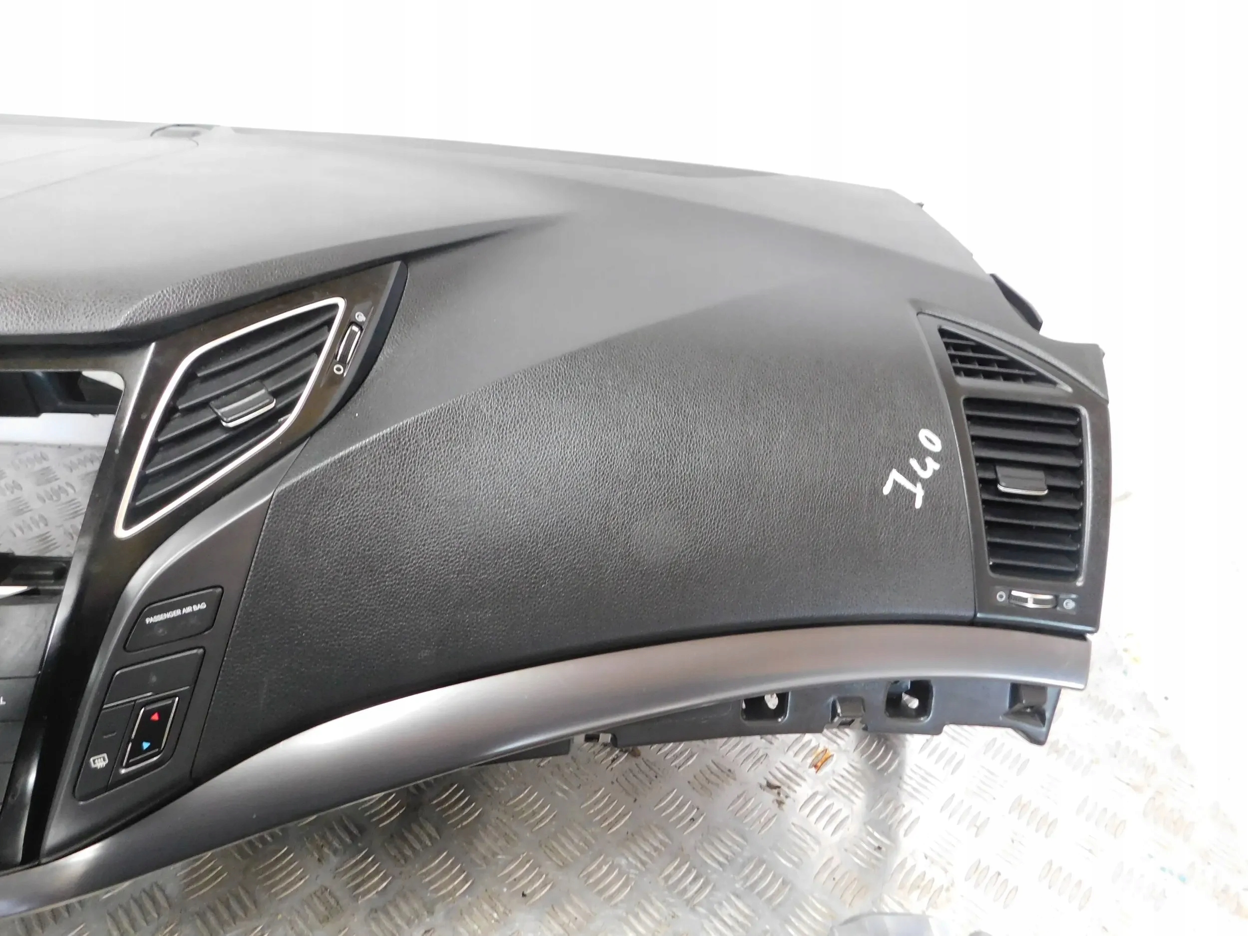 dashboard console airbag tension belts HYUNDAI I40 11